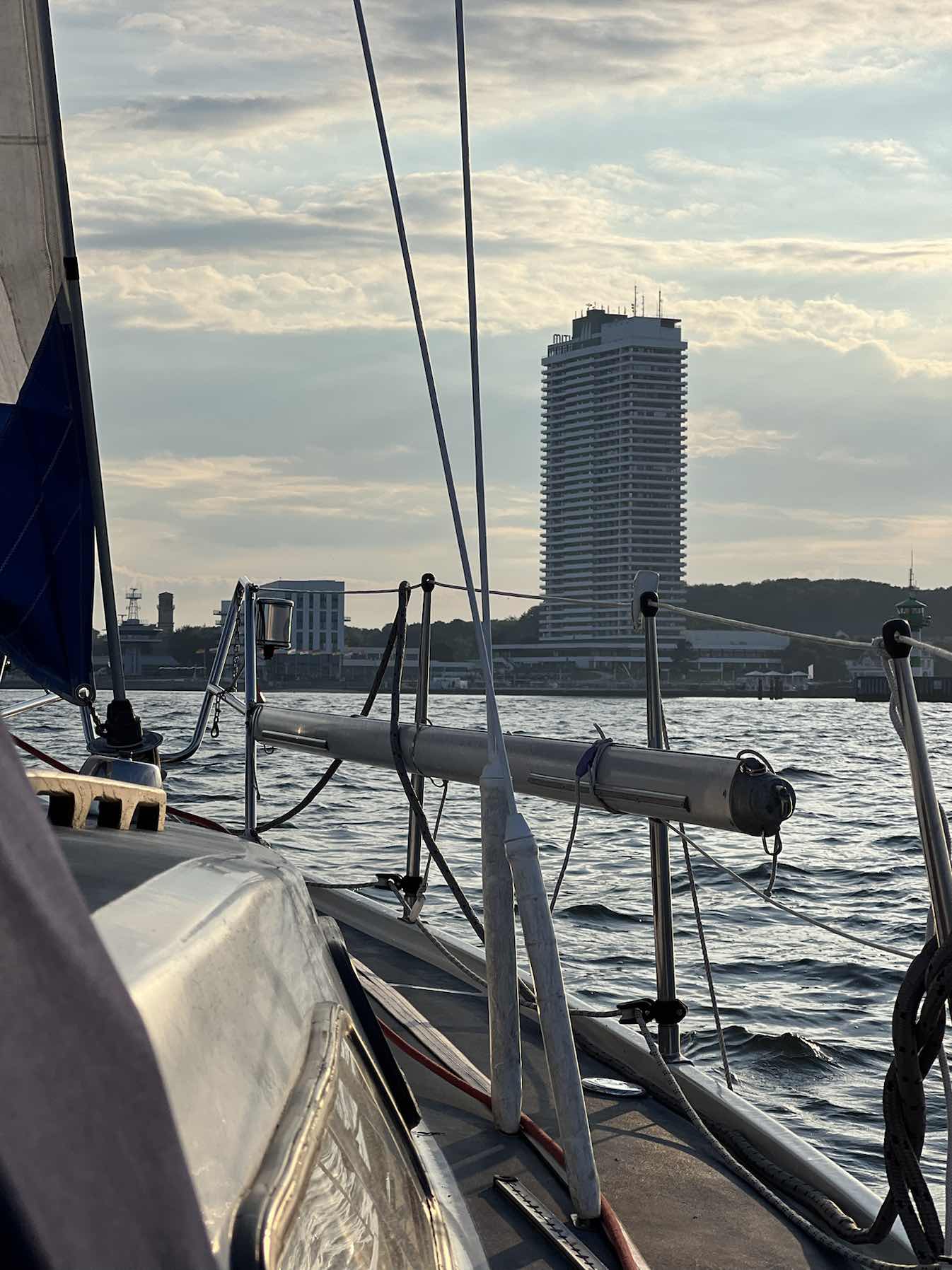 Weak wind sailing _5A682856-3BF2-4D80-978D-03CF0EC438B3
