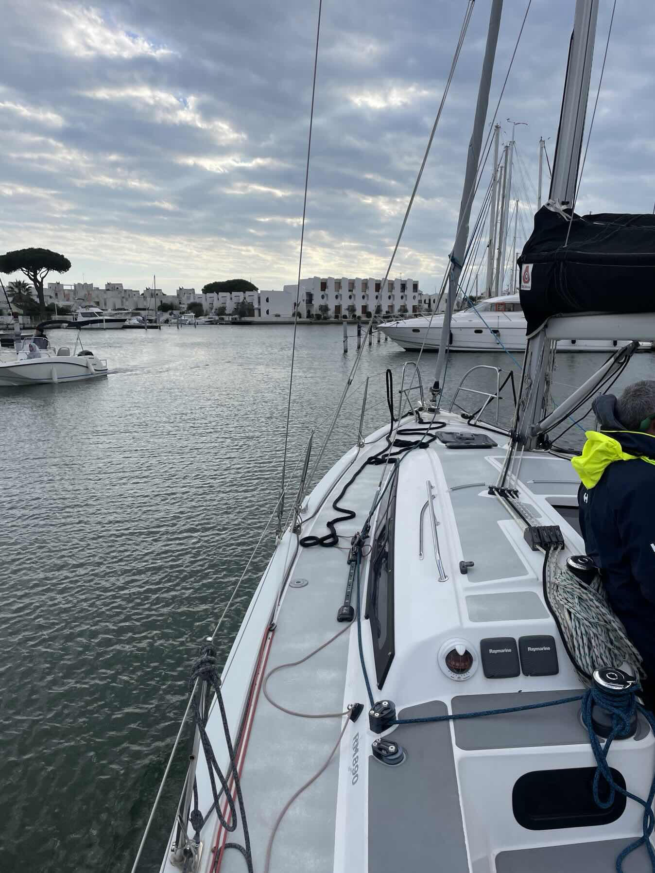 Manœuvre port _ADB2B40B-87BB-4CFD-A652-0A51E6D7D9F5