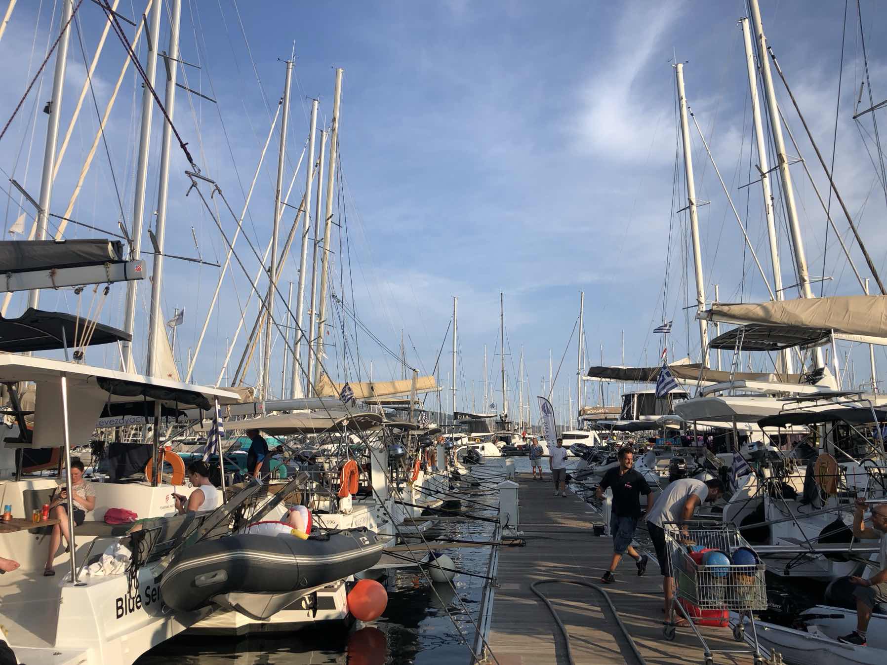 Running late, sails up ⛵️ _28642018-4685-472A-819D-621C793D5F43