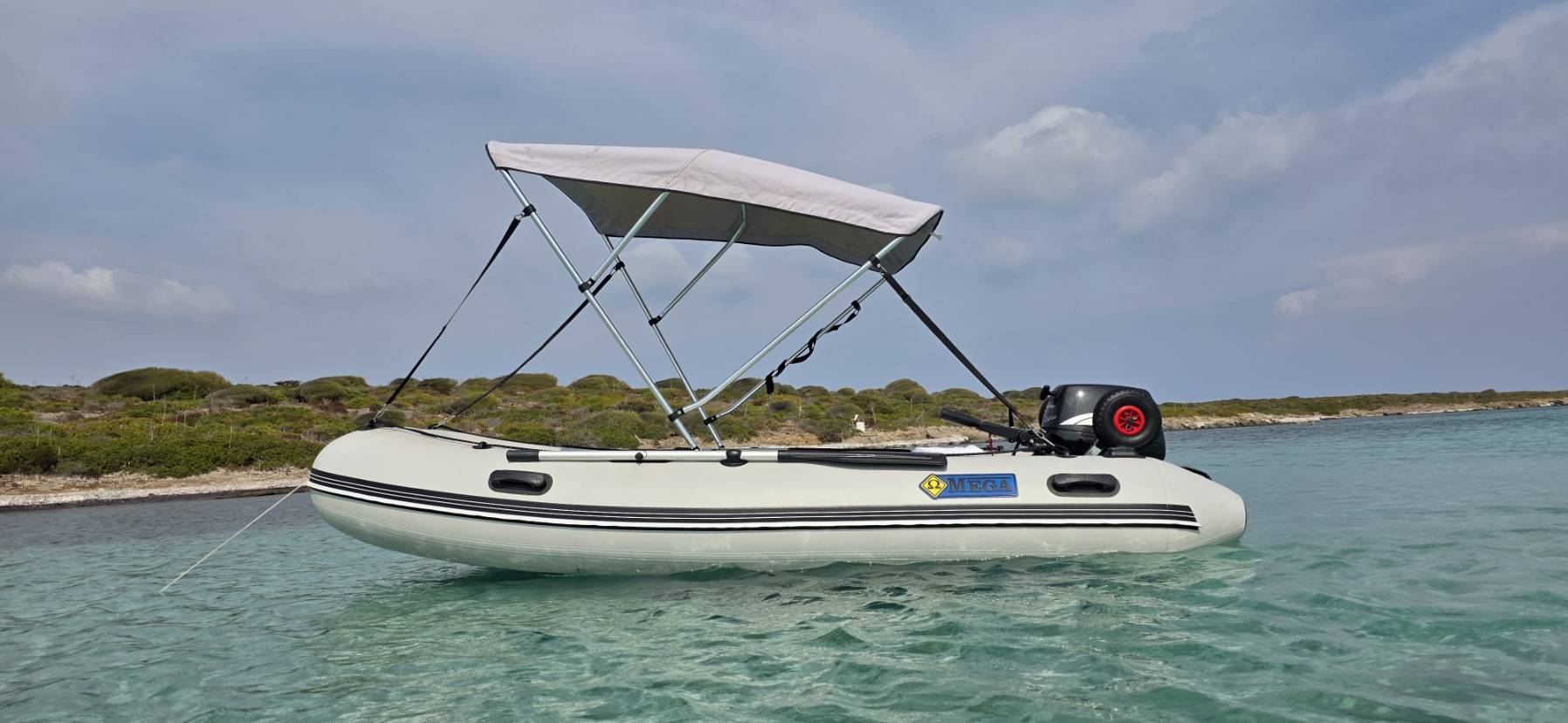 Sardinia boating_90284C64-76E7-4973-9485-C89FEDE09B31