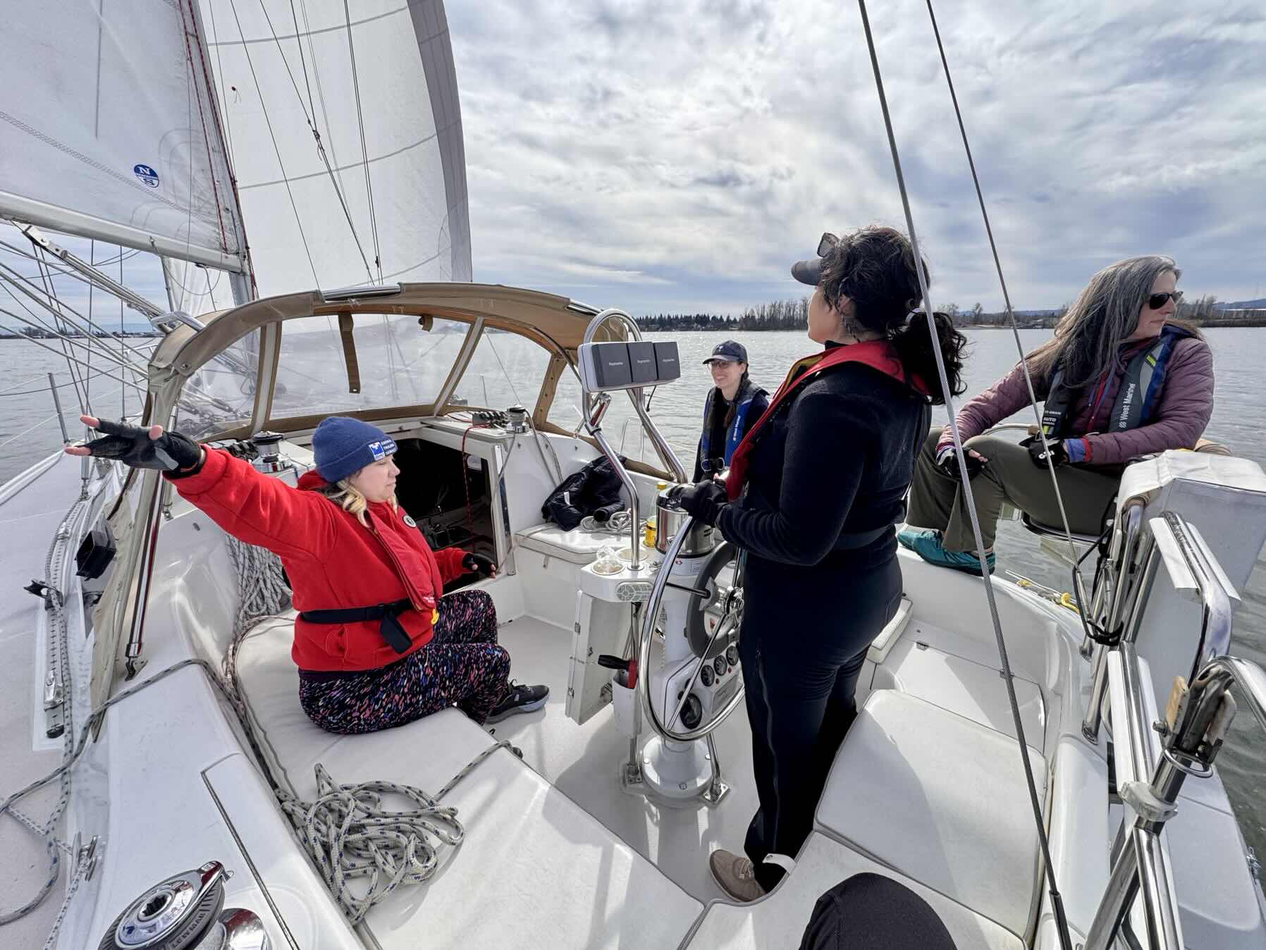 Little wind but fun being out ⛵️_4F024AF9-EBA4-43F9-8792-3F8310EB967F