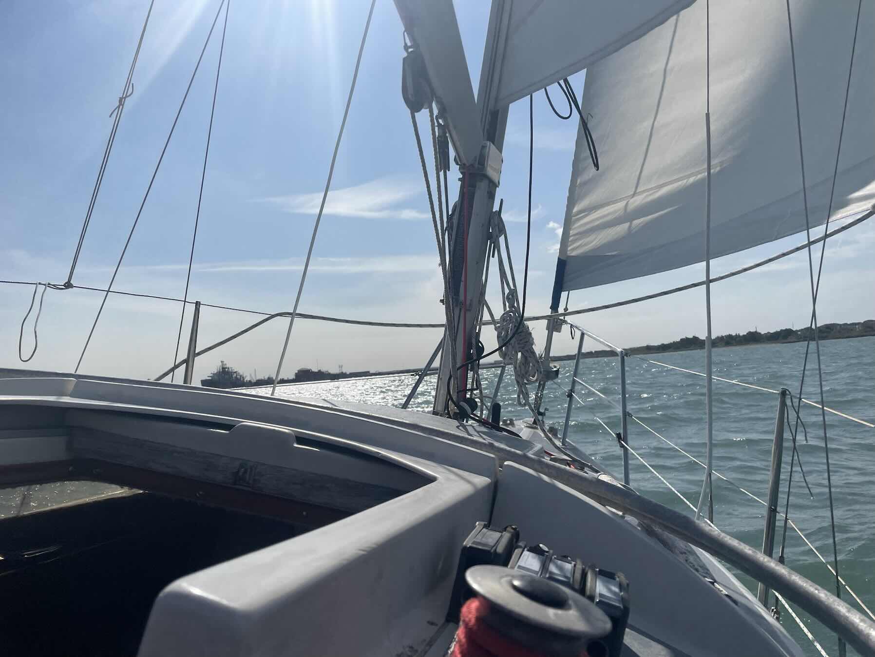 A morning sail_C5F68522-C603-4483-8847-E7117061BECE