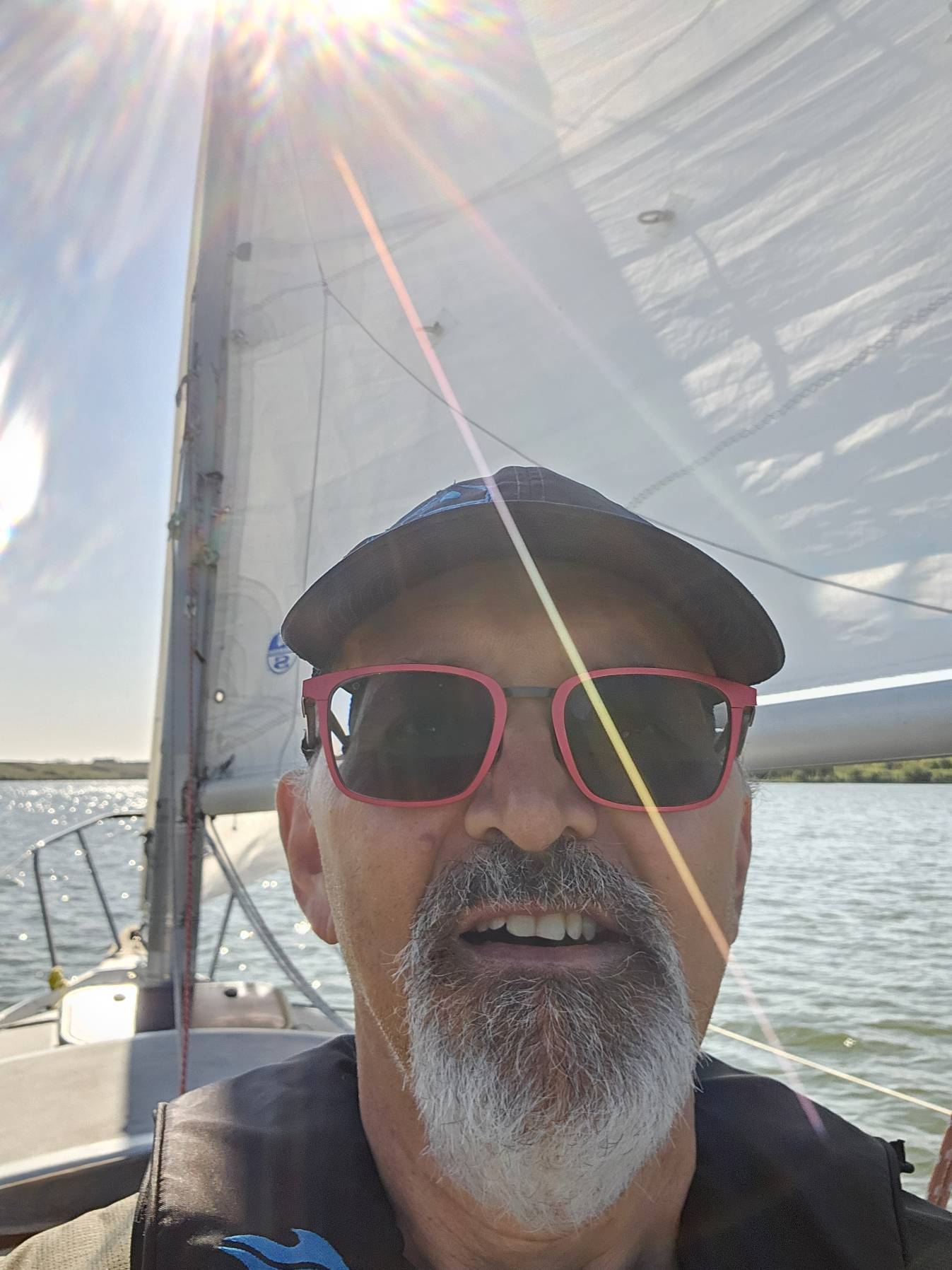 Solo Friday sail_7B7F6455-99D1-41AA-A037-7876037F302F