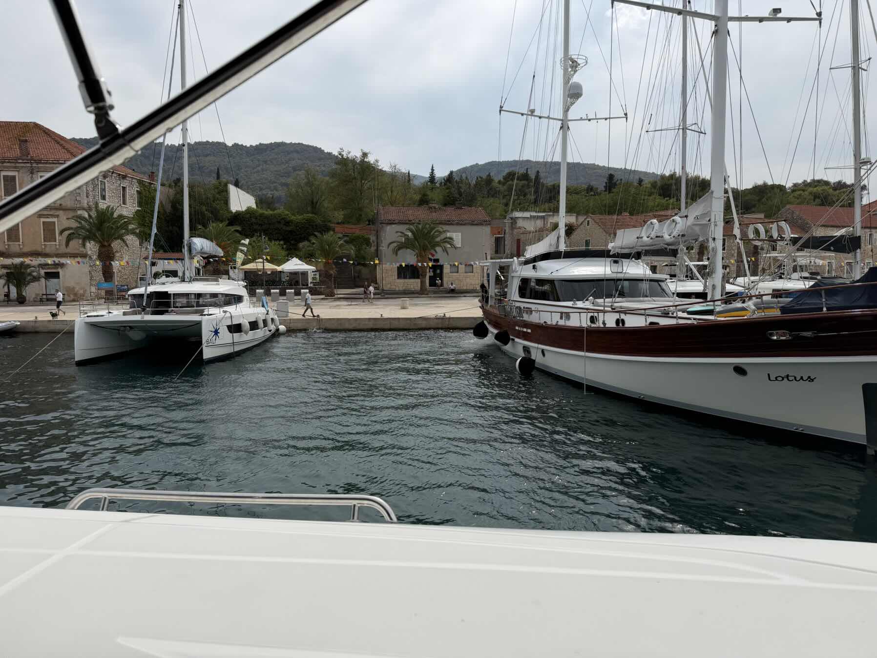 Voyage_609DF567-D691-43D2-8D75-212D5162E279