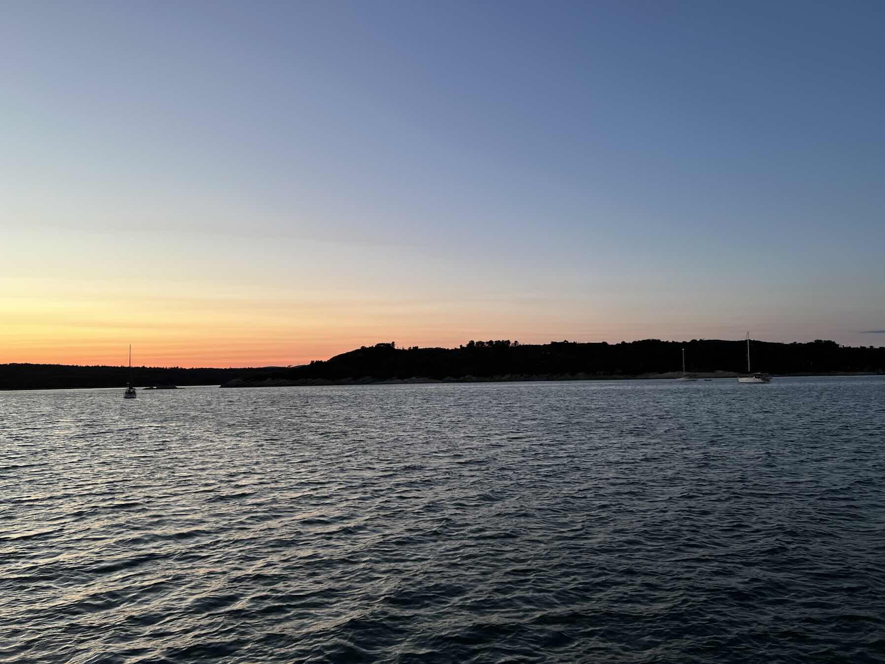 Ancre à L’île du pot à l’eau de vie_92F37024-E31B-438A-9356-D1CFE88A35E0