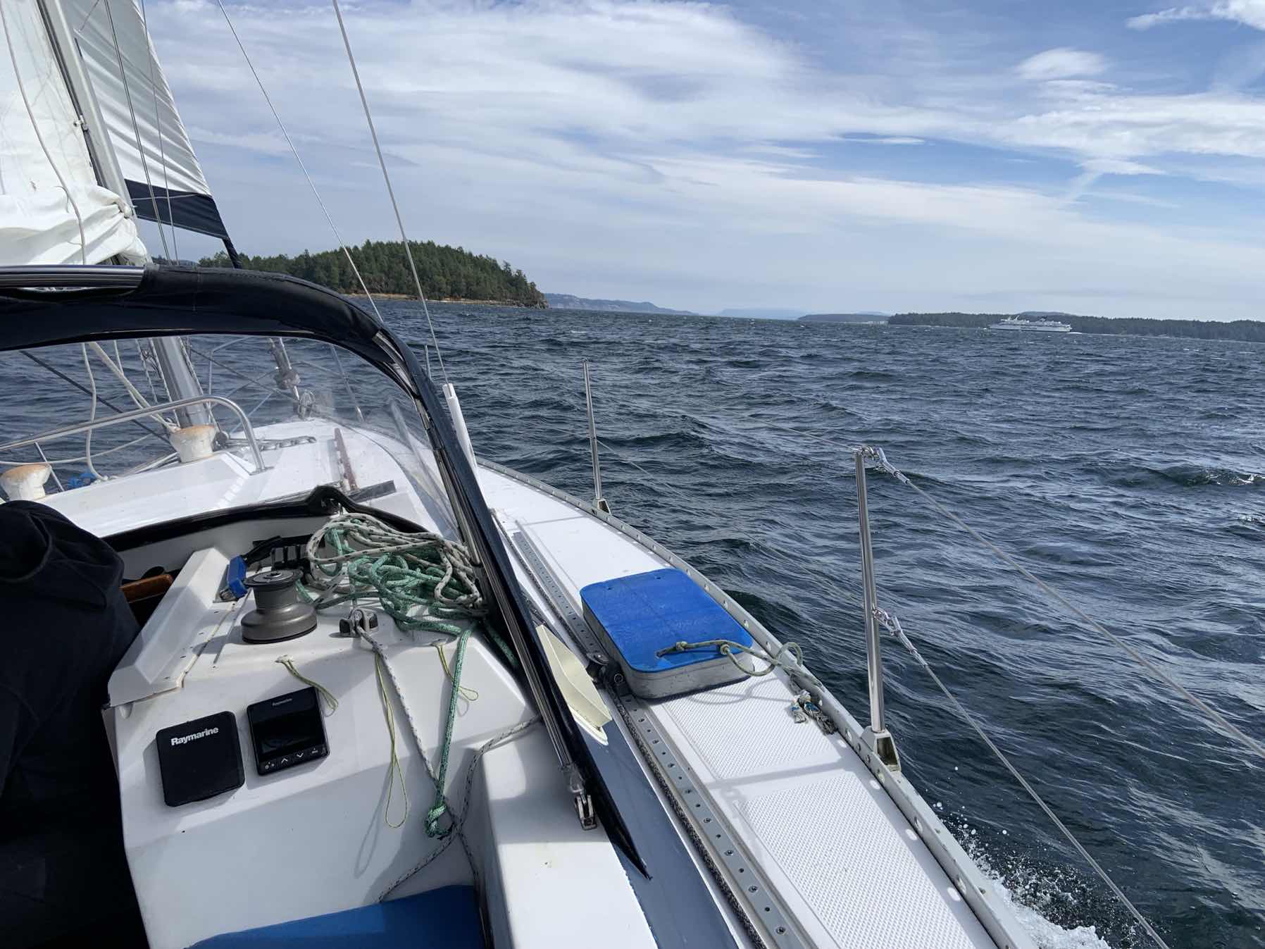 Sailing with friends_A598F97A-BE43-4BDA-981D-F9E5C79D536D
