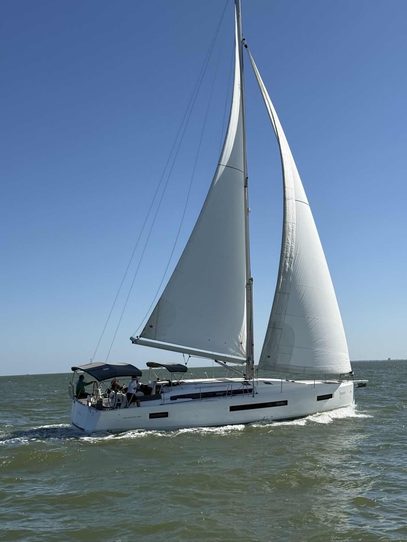 Peanut Regatta _96E33290-54F1-48DA-BBE7-B2A947D008E5