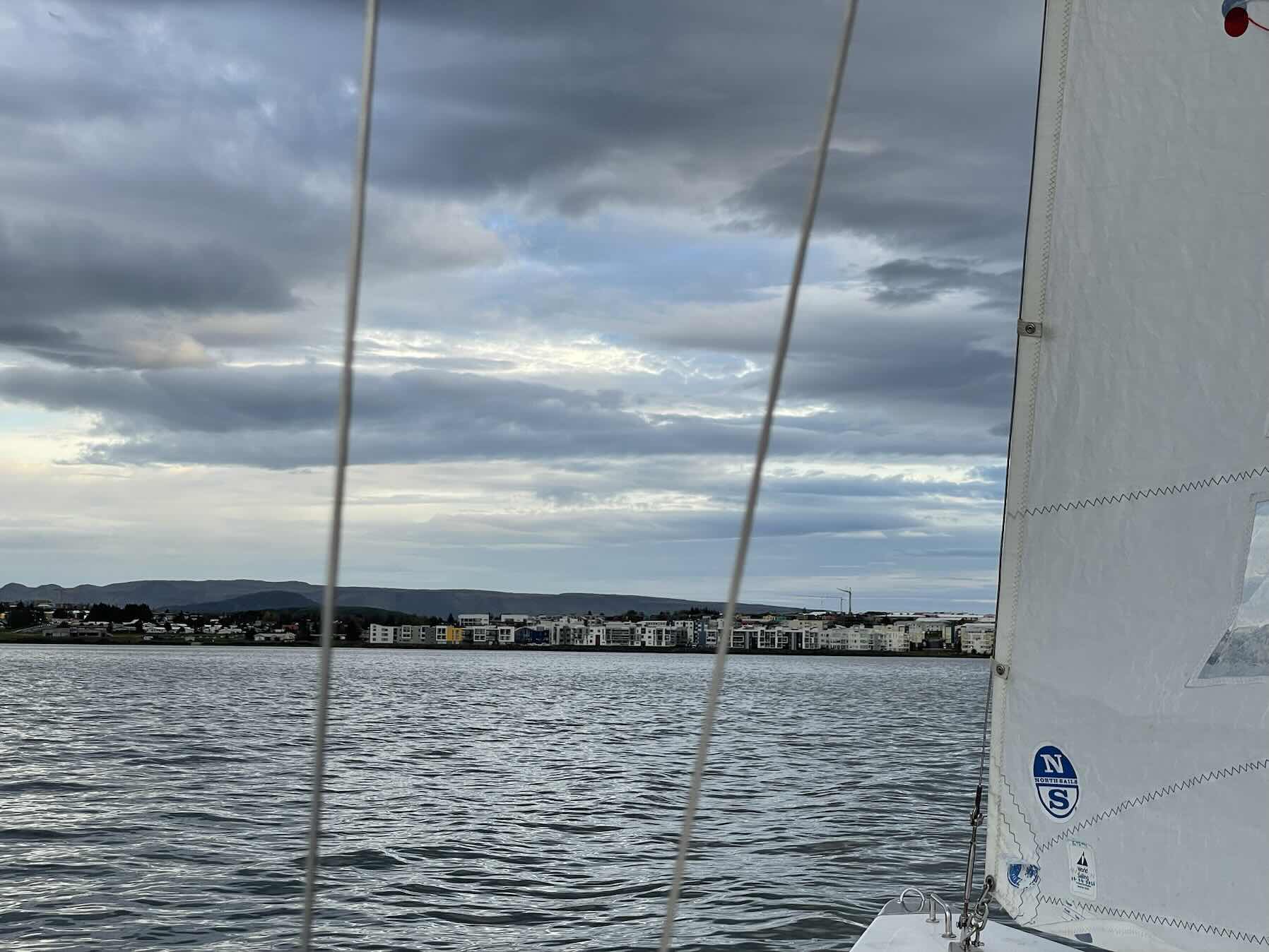 Ljúf sigling í léttum vindi_25D410A2-0996-4133-85FB-F0F0AC801C09