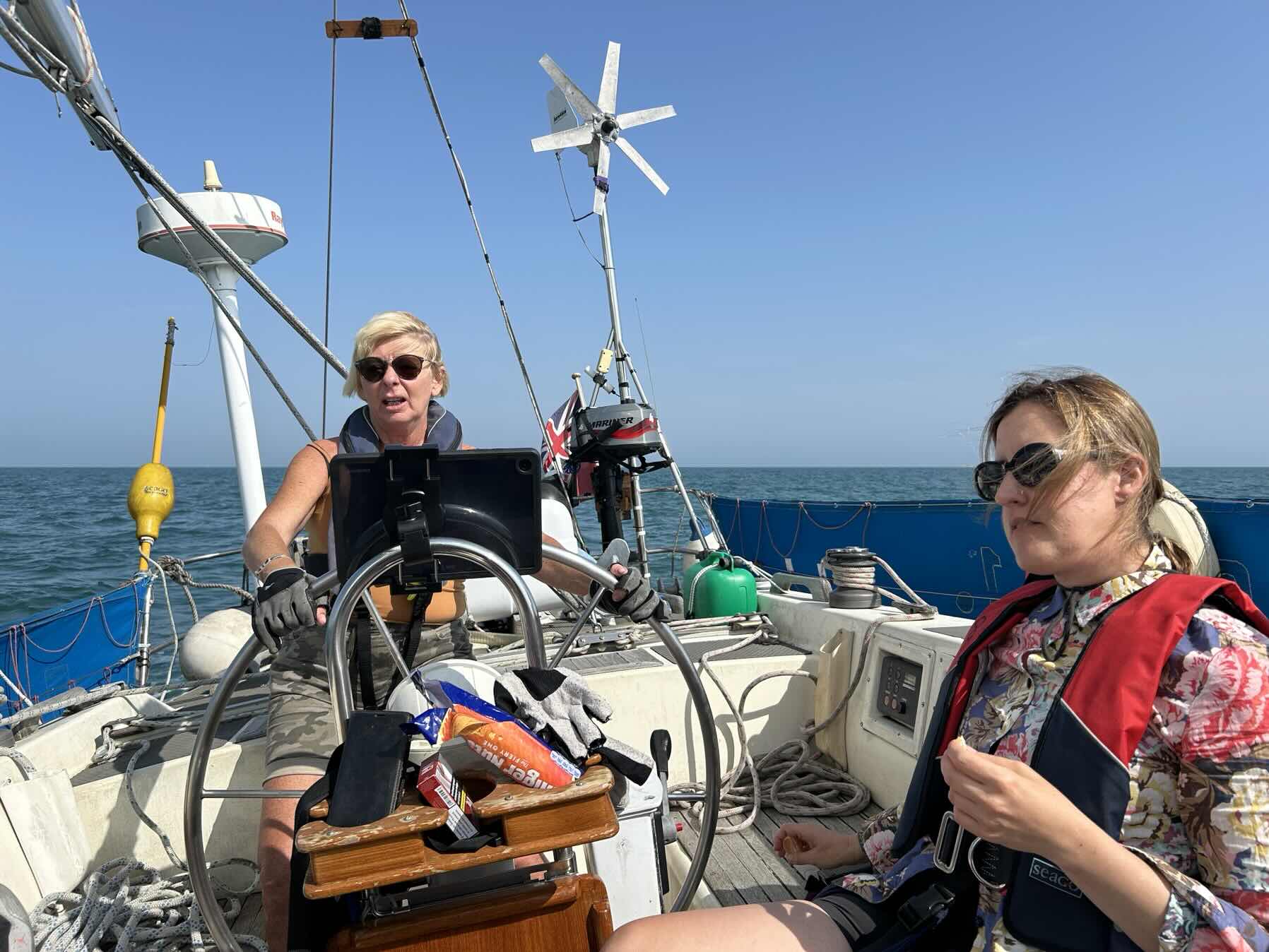 Calm breeze, tough tide and a few doughnuts._63851433-8043-4E80-BA79-53CE2FCF6096
