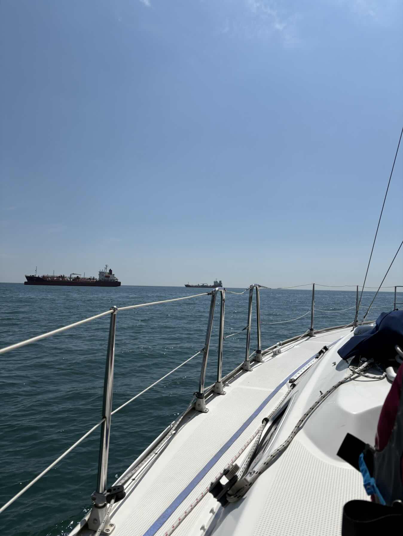 Day sail out towards Bembridge_B4CA498C-A0D3-47D4-BD8A-E774B2FD72EF