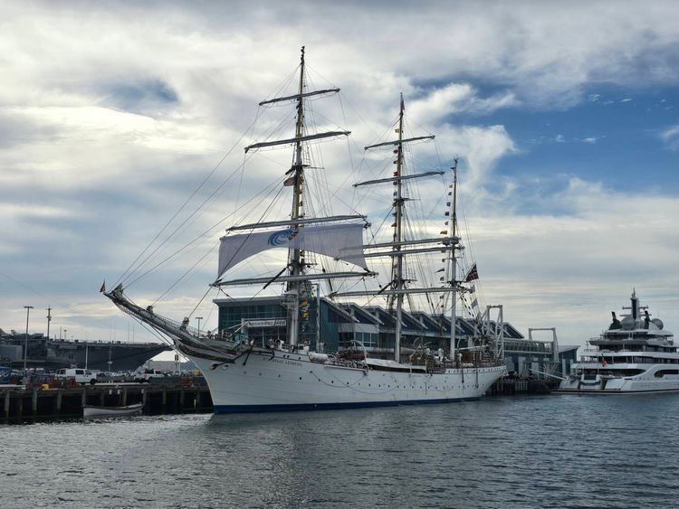 Voyage photo from emb with Amy on 659