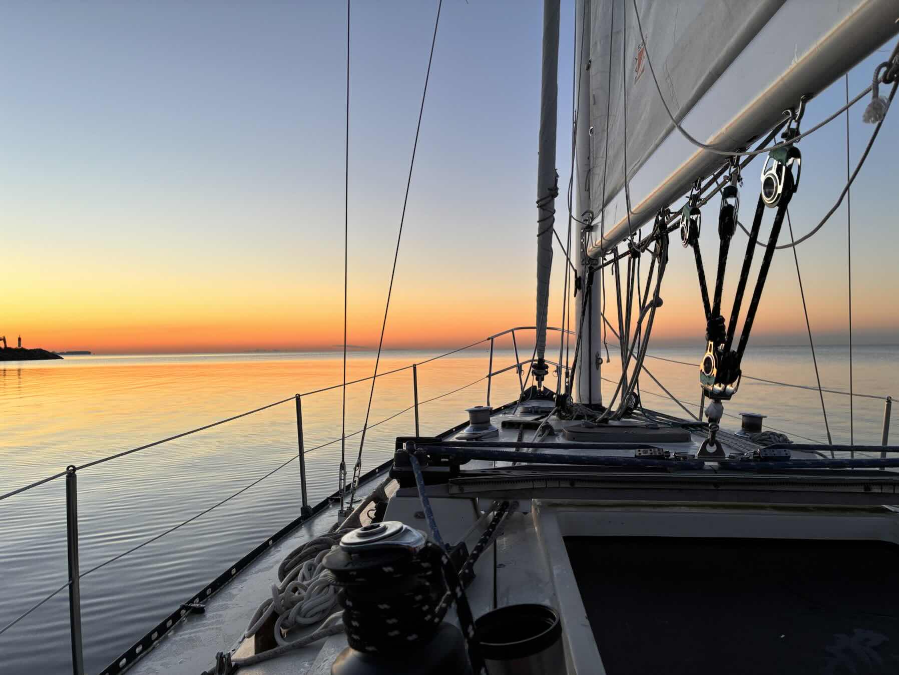sunrise sail_7F57004A-4DDE-4066-8BDC-DE85E651D013