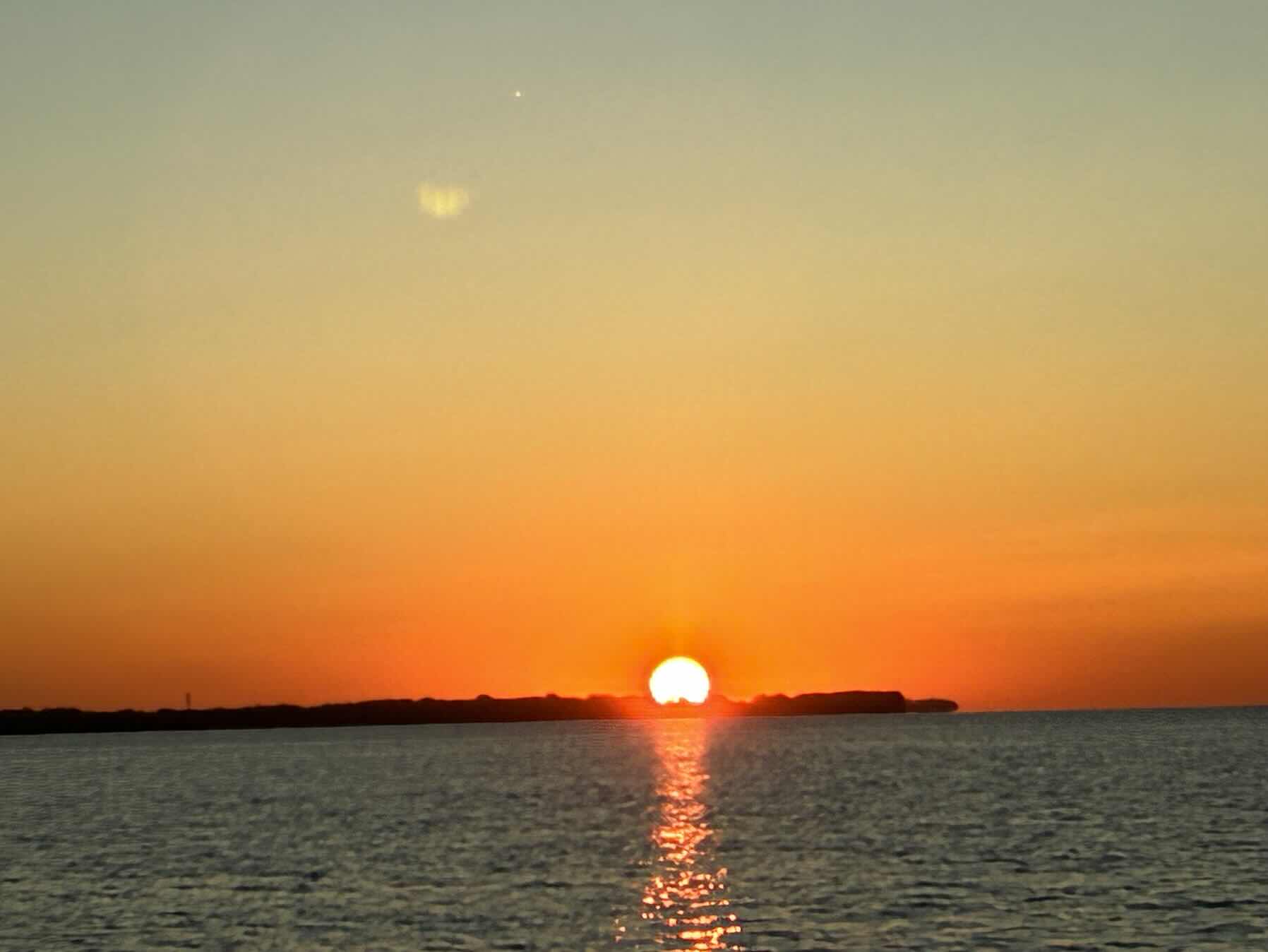 sunrise sail_85E80817-7BA6-42ED-9ECD-0E1B57DD989A