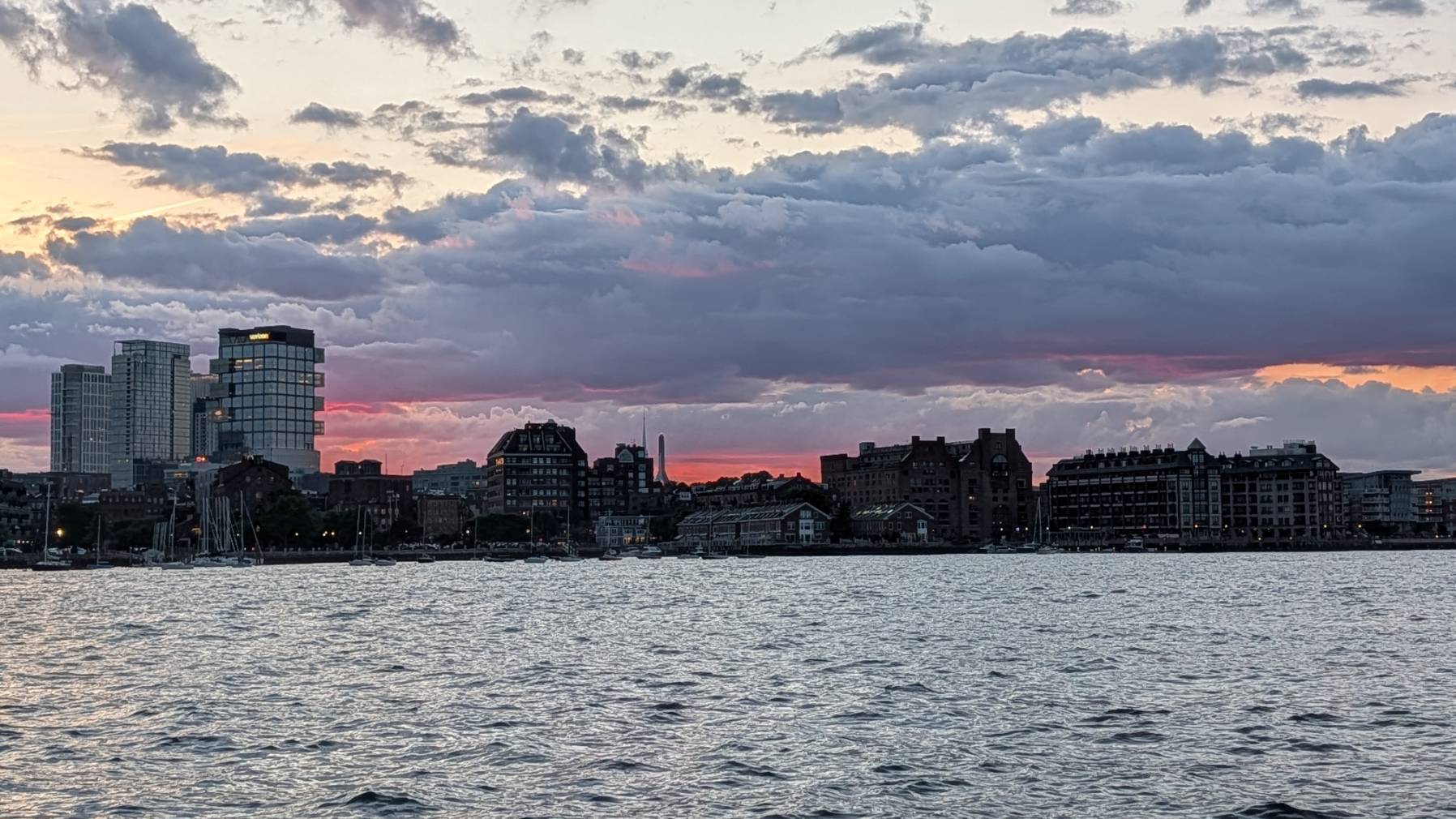 Cloudy sunset_C66B1B68-12E3-44CA-A18B-17EDF66E5A32