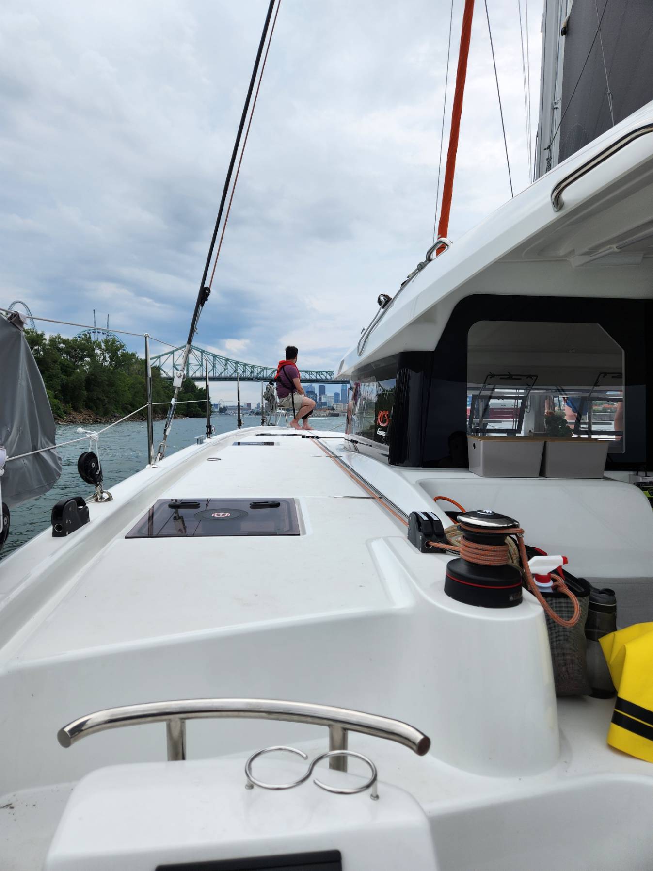 Introduction Catamaran_D2BD782D-A4CA-418B-8AC6-EB51EBD699ED