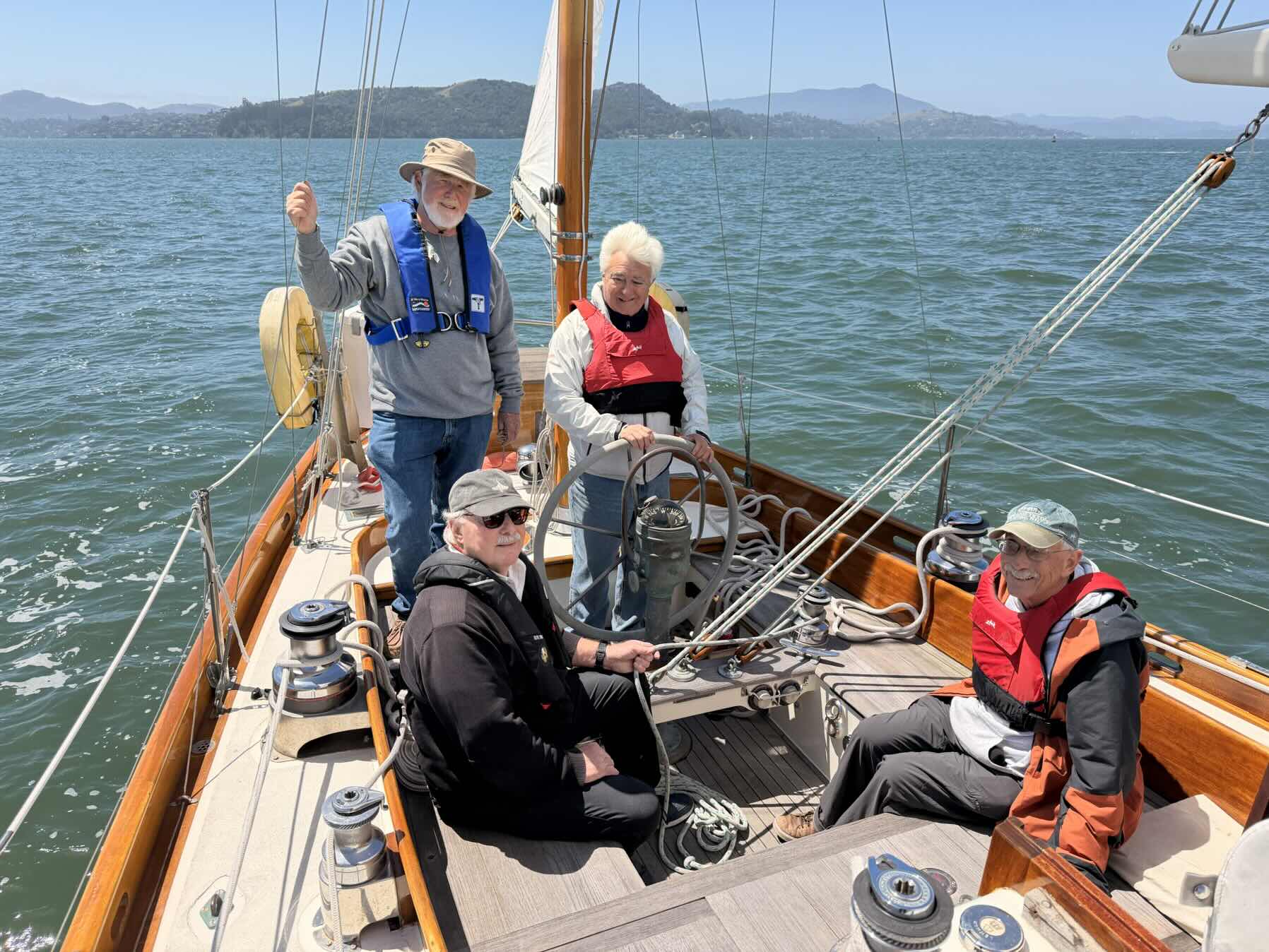 Bay Sail _84C1A646-F876-44F9-83CB-D15401840B08