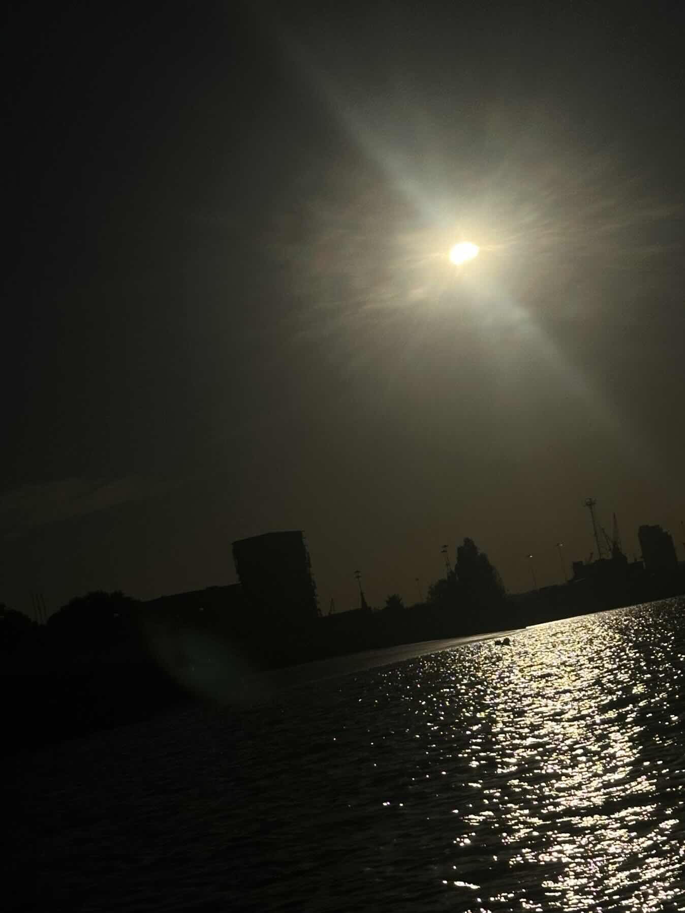 Solar Eclipse Sail_14B762A4-62E3-4FE2-A414-BE309090FCBC