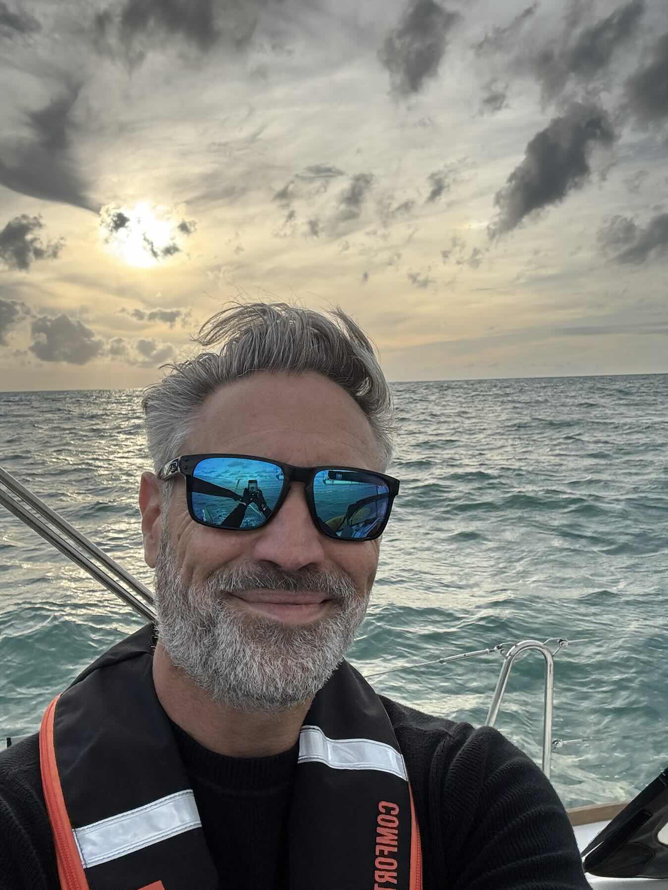 Solo sunset sail_6E38E844-FEAD-4DDF-AB48-649E1595B016