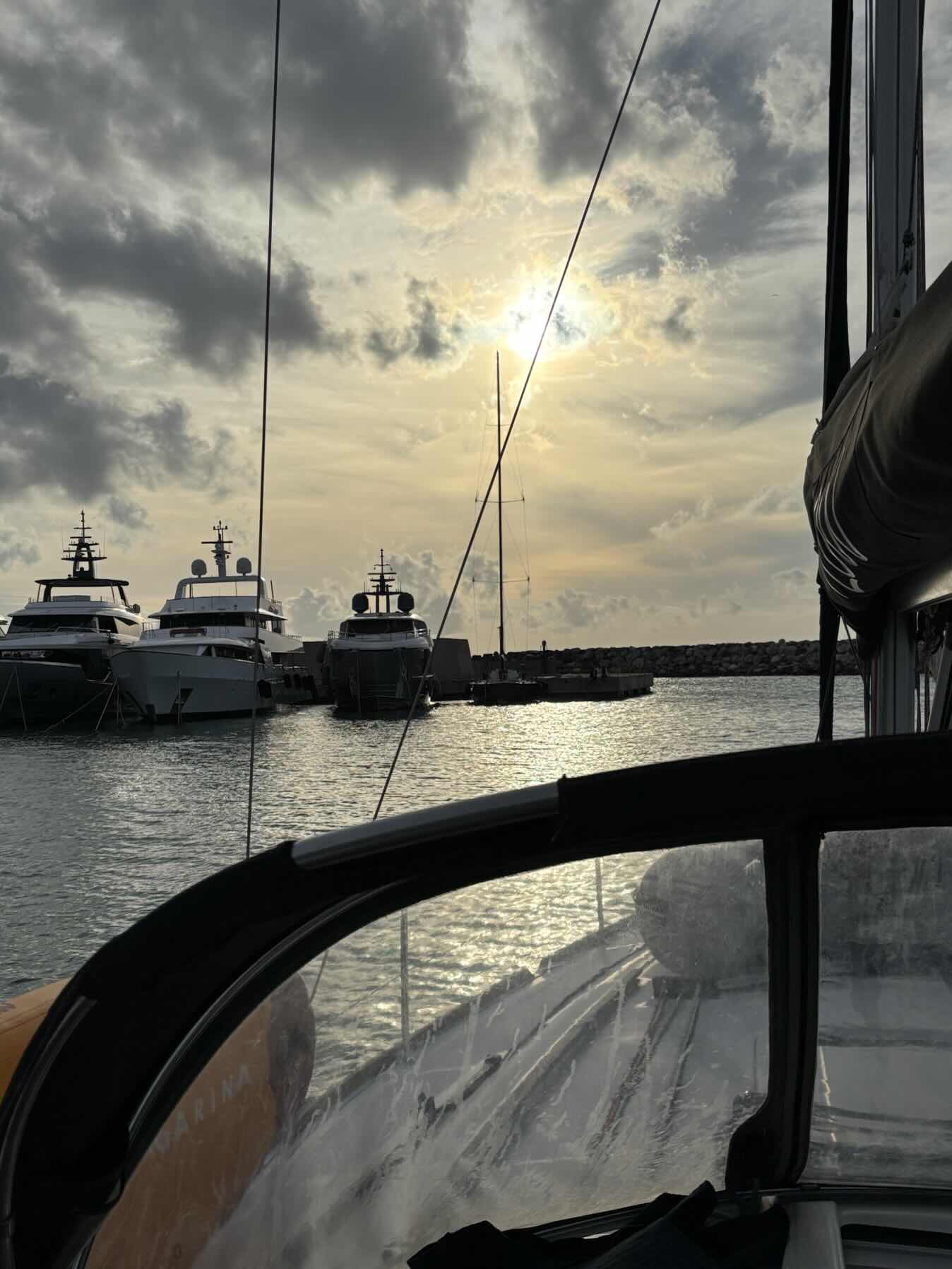 Solo sunset sail_95A44320-3386-42C5-8ADE-E5A1BF33E00B