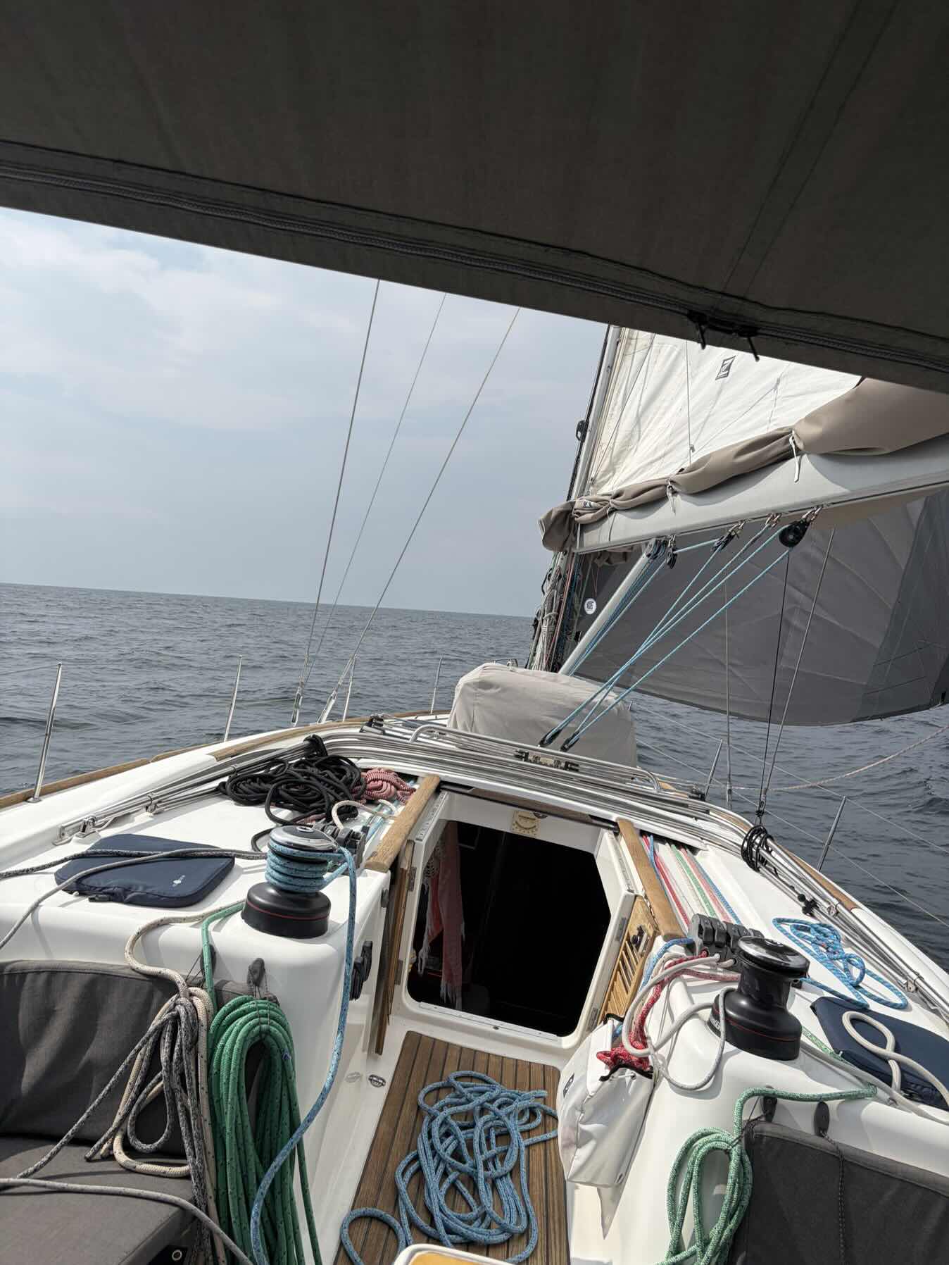 Solo sail south _C069356E-4615-4FCC-B05C-6E3B2ACF2058