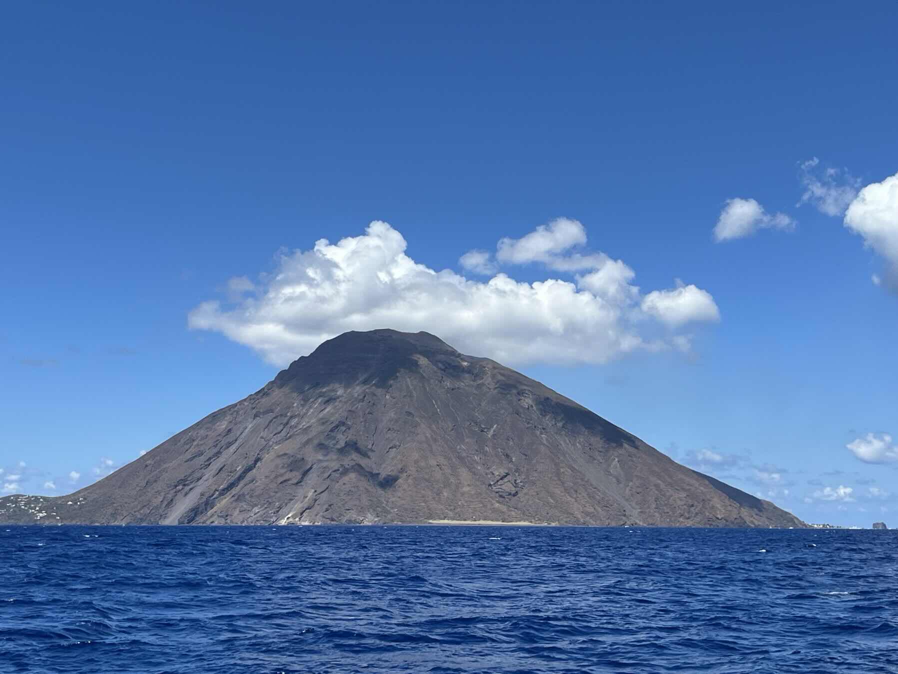 Stromboli_A913E519-5146-46B8-B06D-70B1934D0DCB