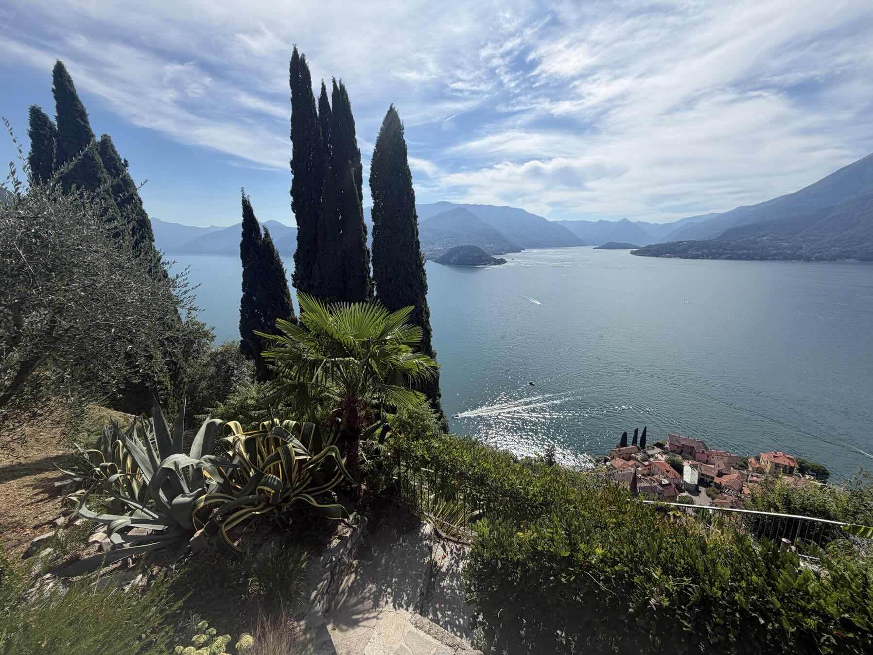 Bellagio, Menaggio to Varenna _C07FCB4E-B977-44EE-9BE9-F8C1A48CAE89