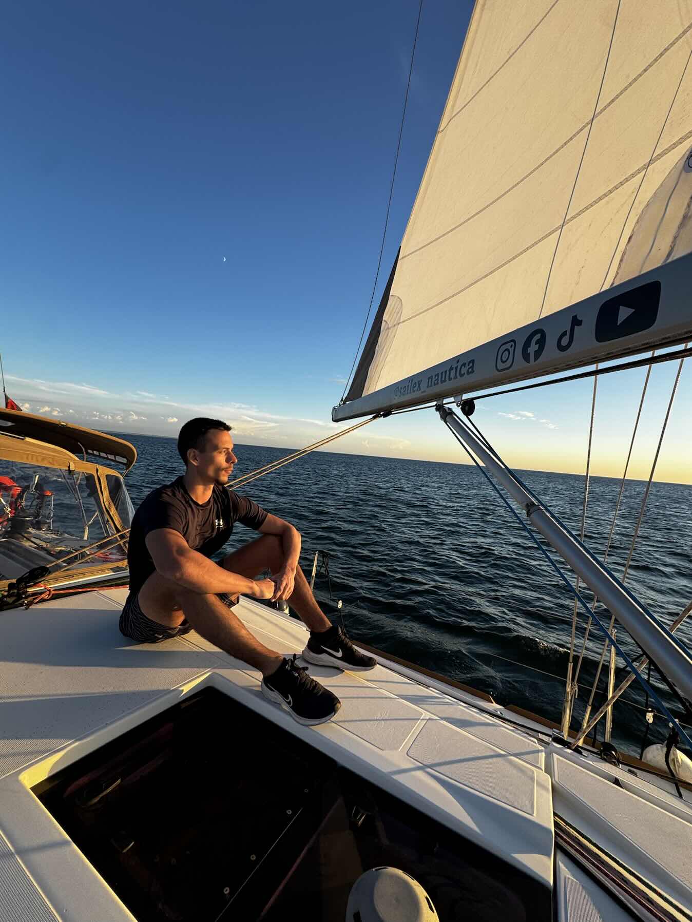 SailEx sunset sailing_4CC79C46-8AE1-482E-B5E1-35DFB4E693B9