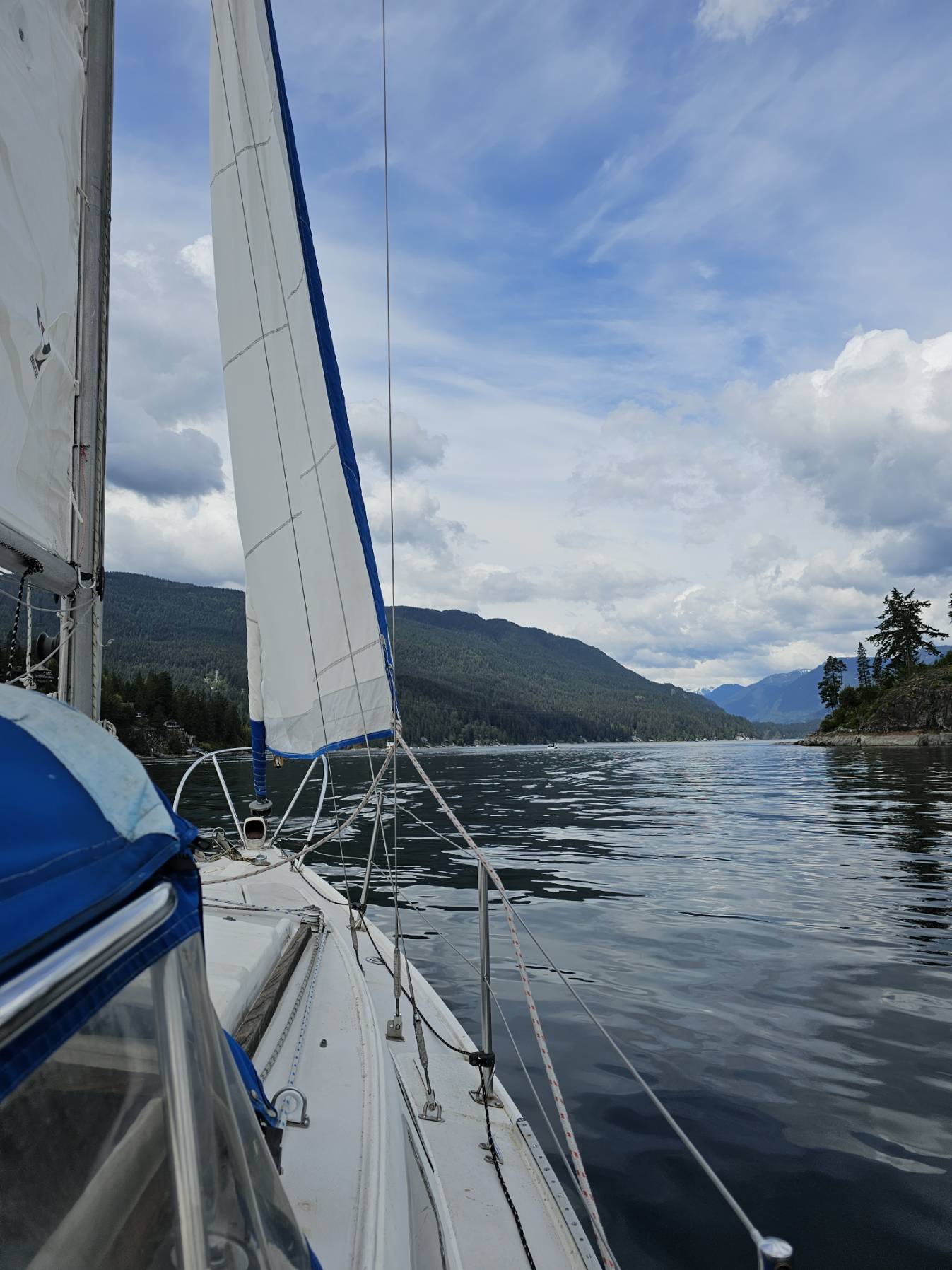 Voyage_15339C99-8533-49B4-9890-F109AD6C9042