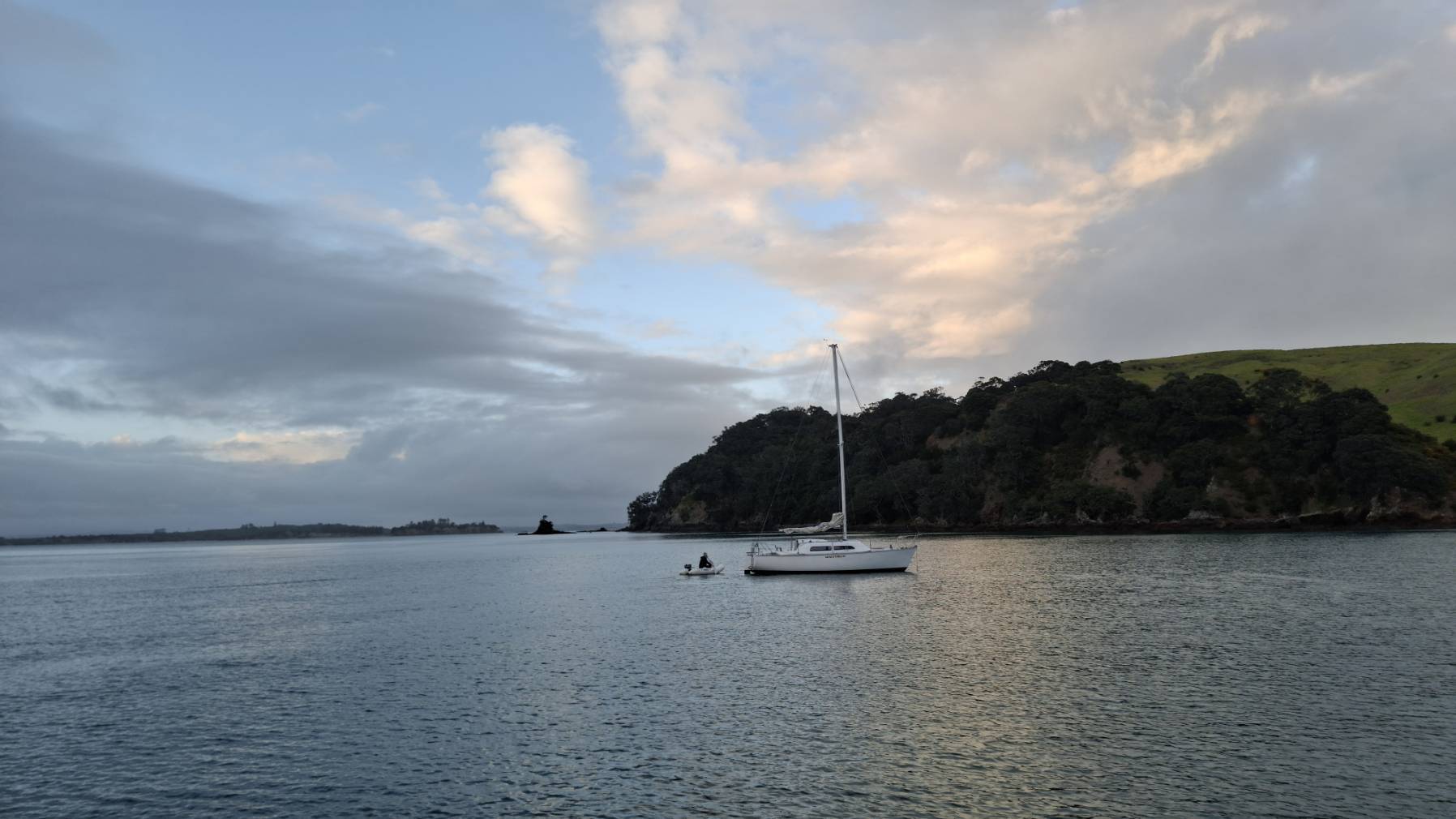 Way to Home Bay anchoring_46E02491-C49D-4A3A-ACA0-E090C7C1188D