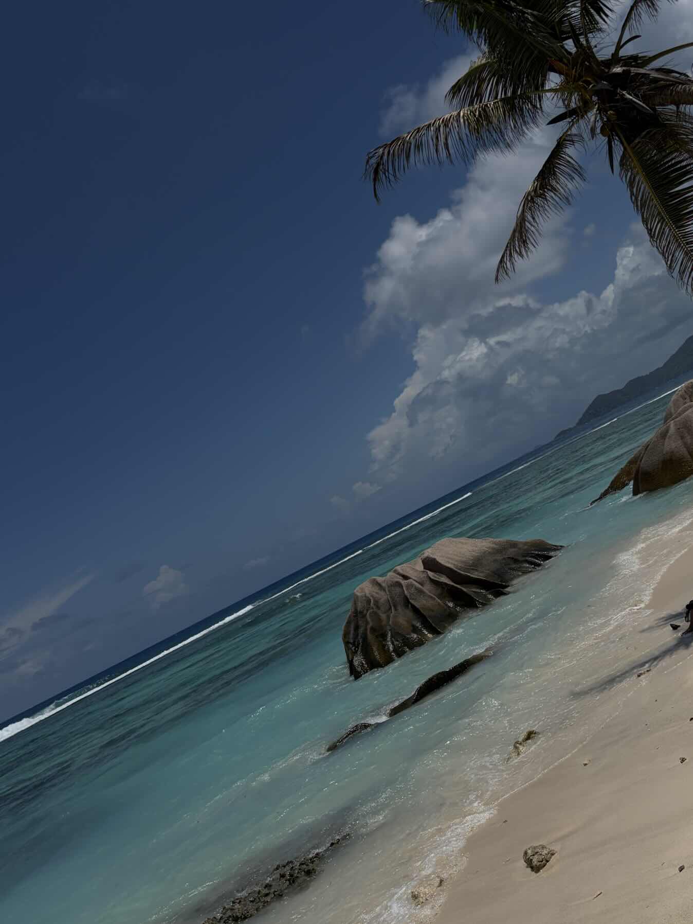 La Digue to Felicite_C56E4662-9366-4D92-99B1-F1EA8DDF6FF7