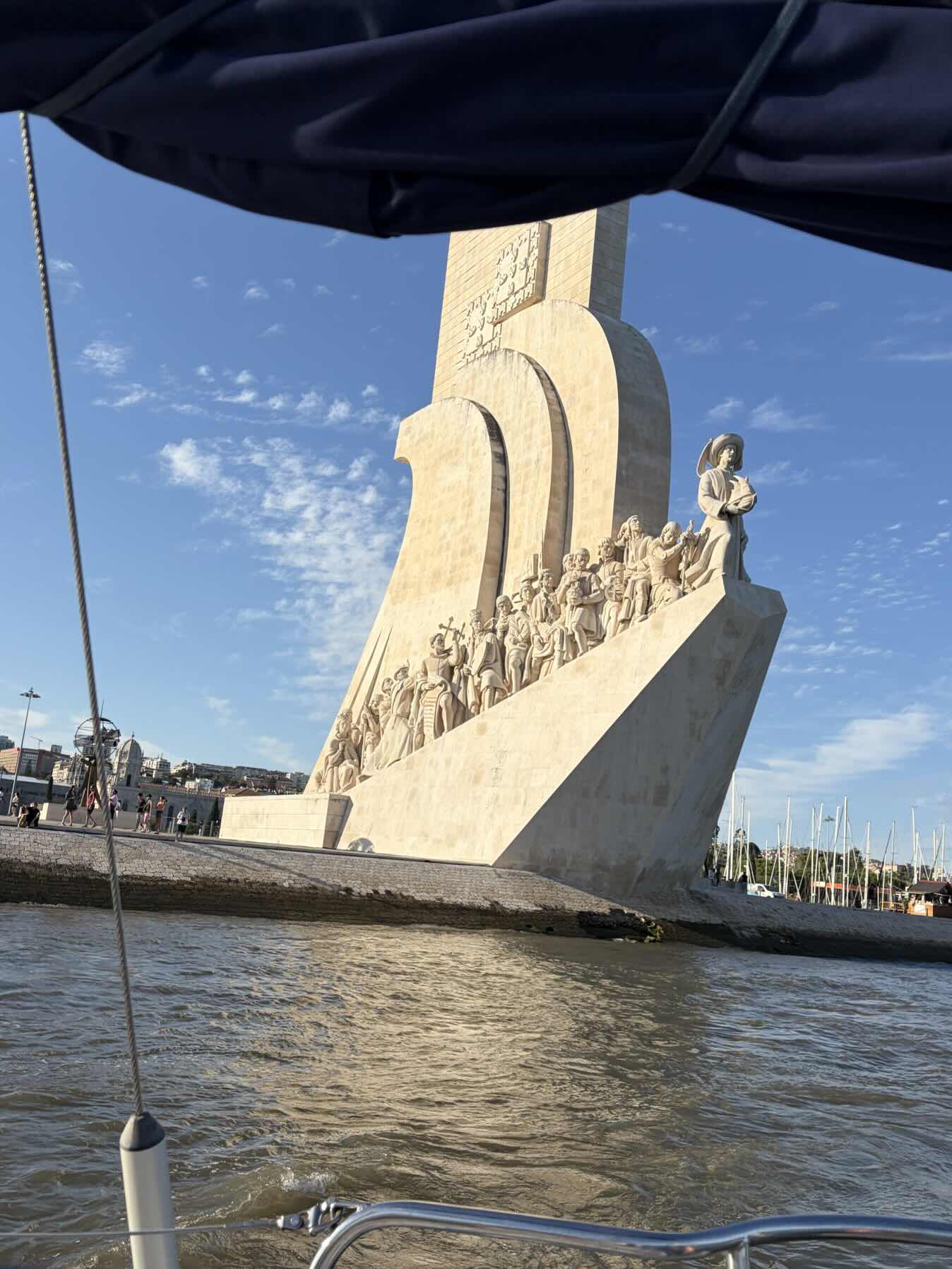 Sortie Lisbon ByBoat_0833AD39-FBF7-470F-9A70-61586DC132FB