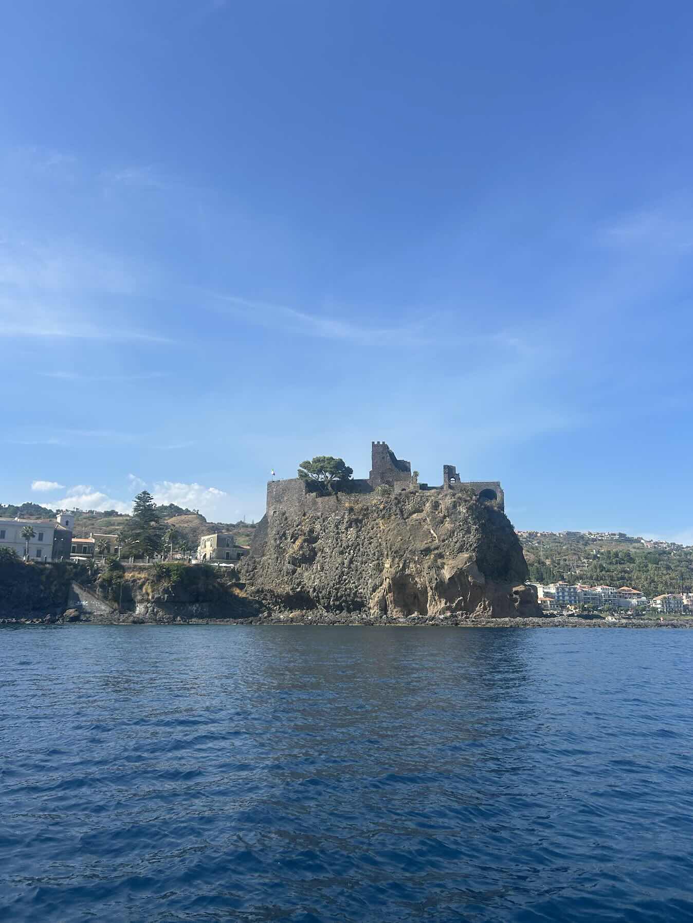 Isole dei Ciclopi / Castello Normanno-Svevo di Aci Castello SICILY_9400462E-C04F-4DF5-B1A8-ABCE95666C2A