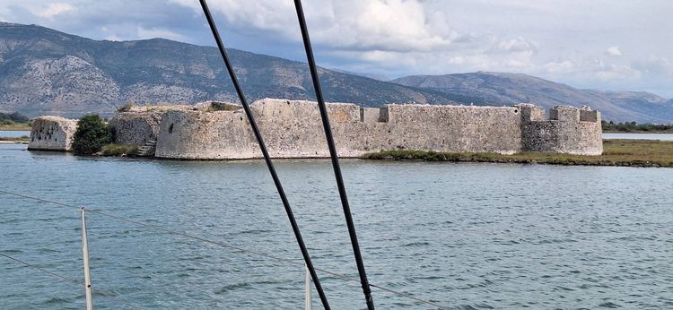 Voyage photo from Ksamil to Butrint. (Ali Pasha Castle