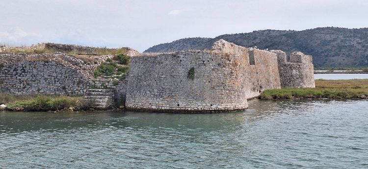 Voyage photo from Ksamil to Butrint. (Ali Pasha Castle