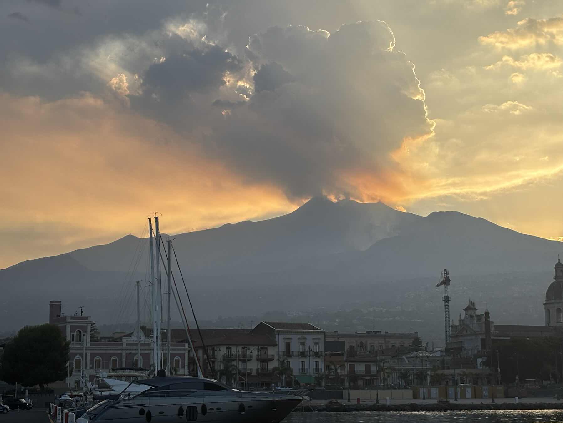 To Catania _52EAE6CE-ABC4-44D3-BE19-BA6366F83A2A