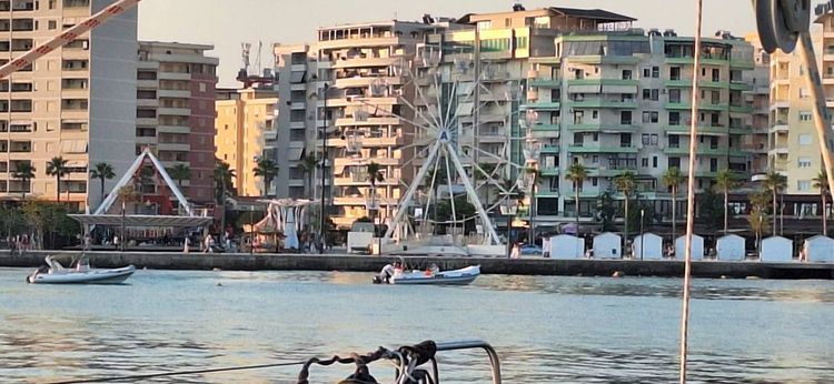 Voyage photo from Back to Vlore.