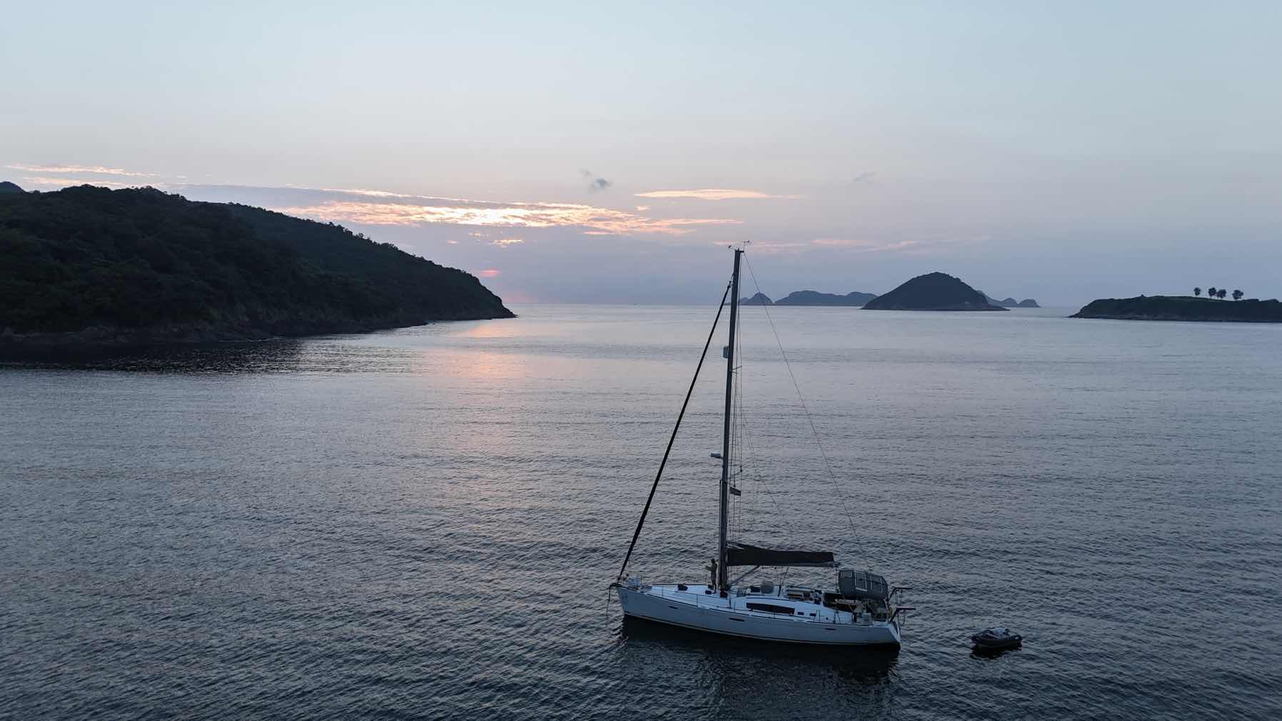 Solo sail home_7C2E426C-3377-4272-92C0-85E903B4F8CF