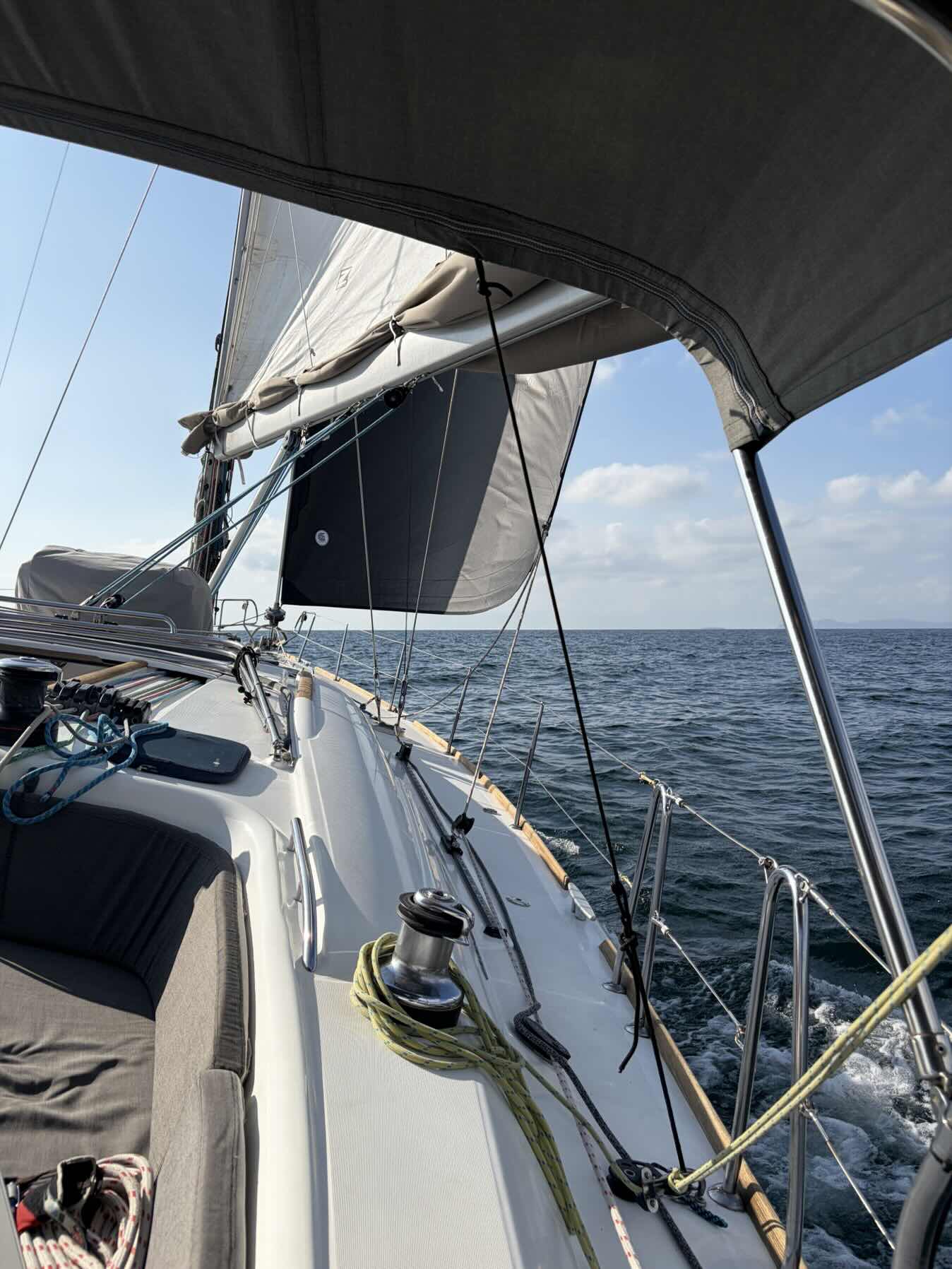 Solo sail home_DB1C5CAB-056C-4D23-985B-A3FE5B83EB53