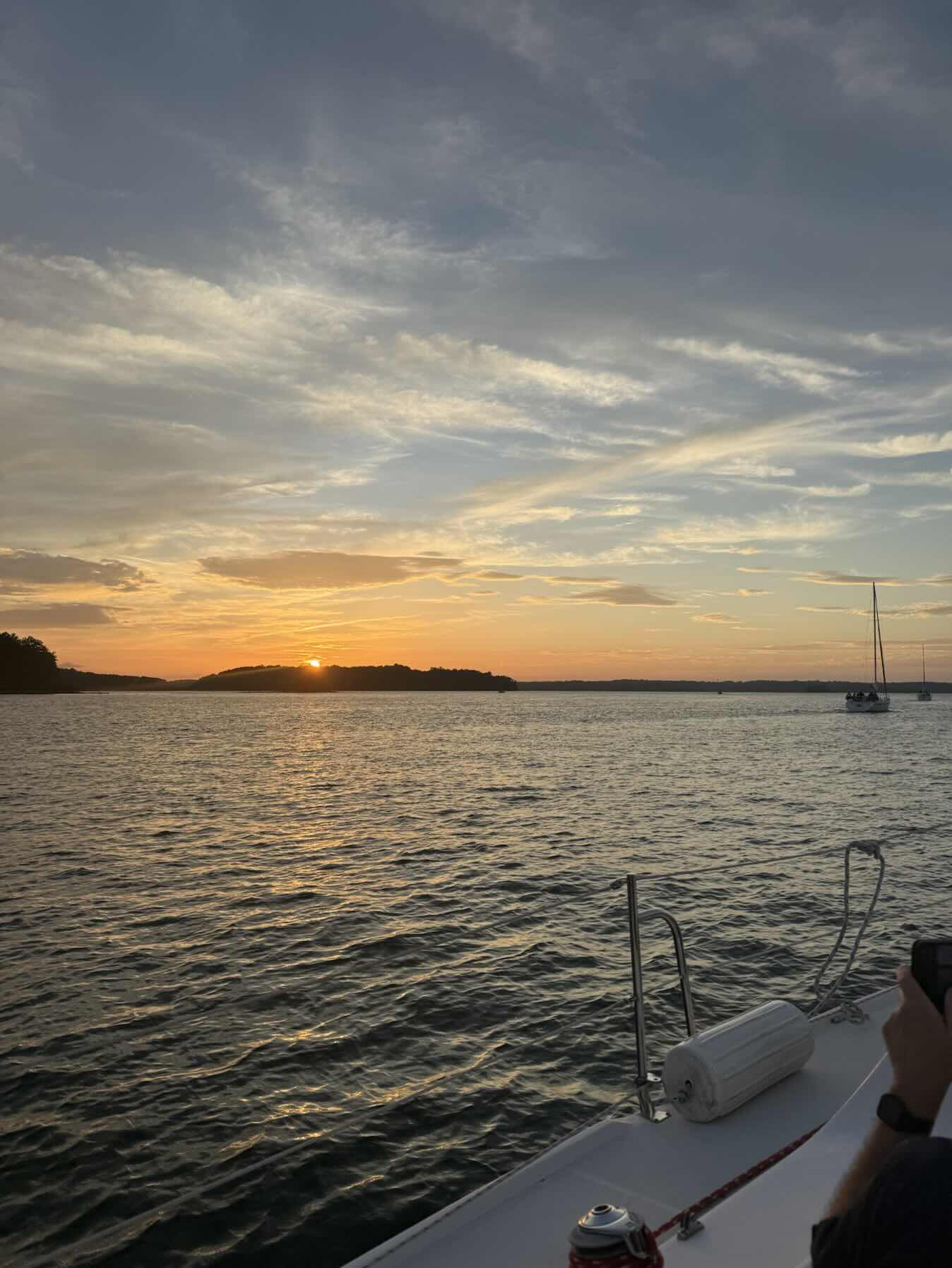 Night sail_6AEE05B2-8641-41AC-BA35-C5DCD5667FFA