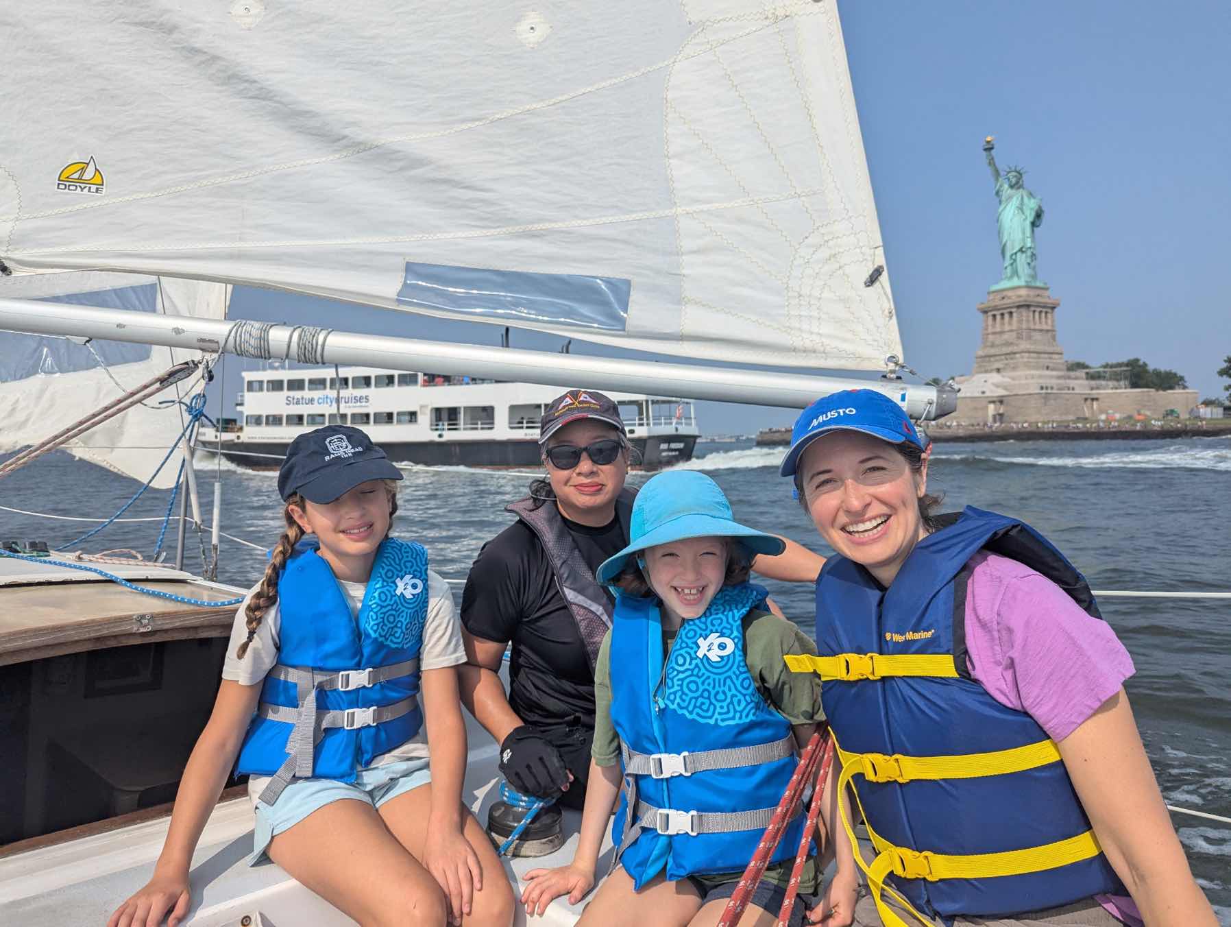 Family Guest Sail_4A3F0181-A4E0-4759-A4F8-D5DA0C62B762