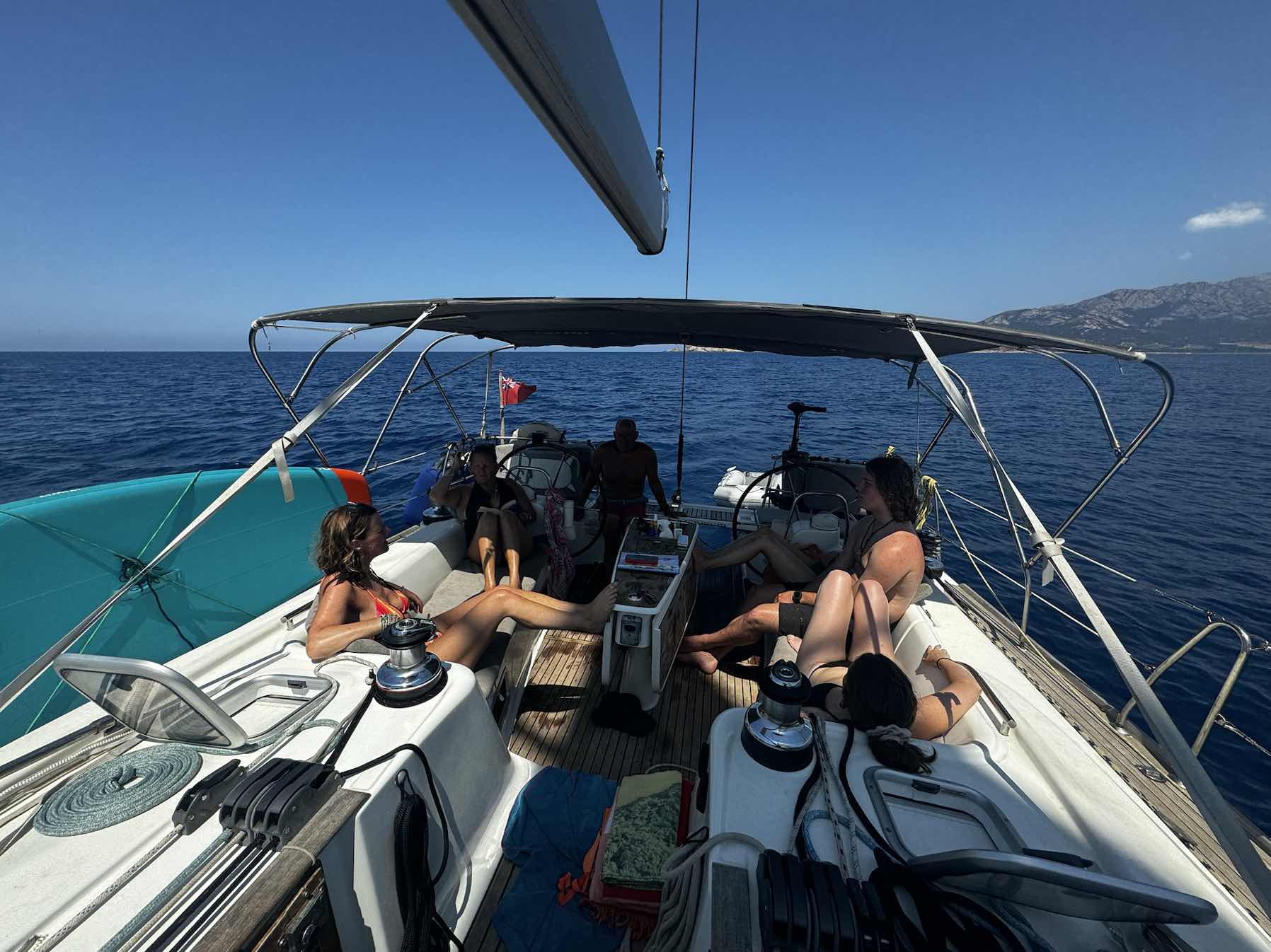 Short sail_4D2AC43A-2FE6-4AFD-A09B-A15721EFE1D6