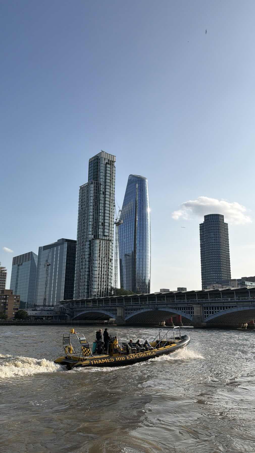 River Thames_0F7FF562-78EE-4D42-B5E0-FA855D3453BC