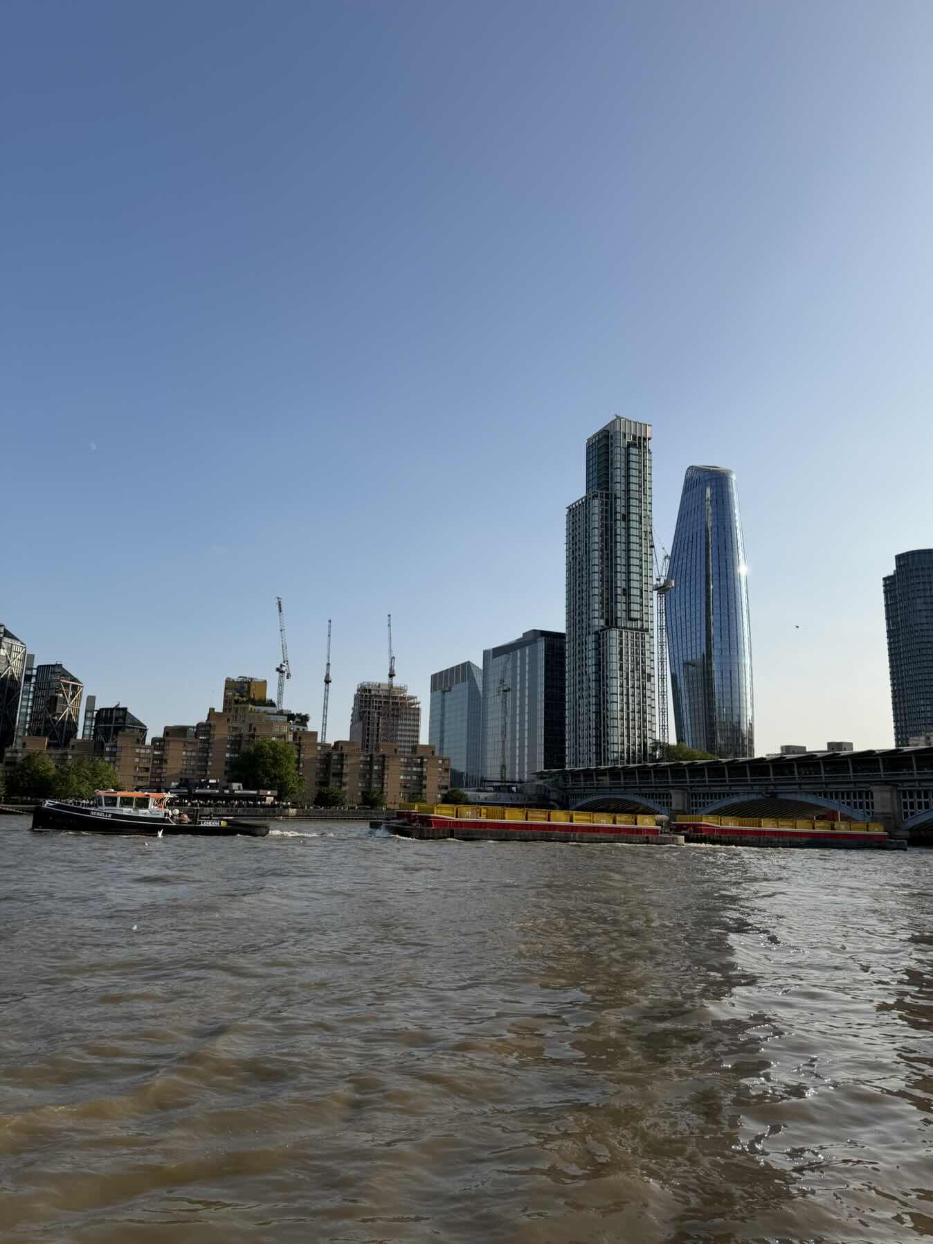 River Thames_0FA353E4-6D85-4D3F-8BEF-FA19B7D9F13D