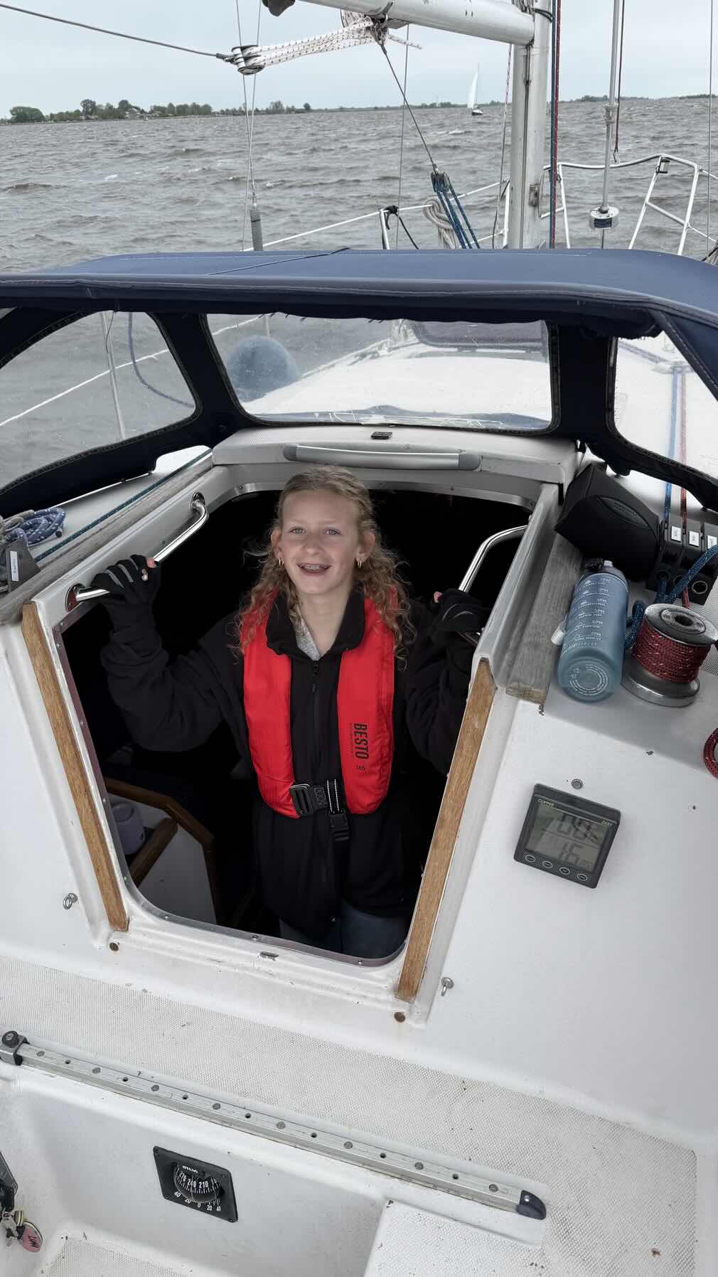 Bringing the boat for new rigging_7E16BF67-F5C6-4400-9C23-C86E76477822