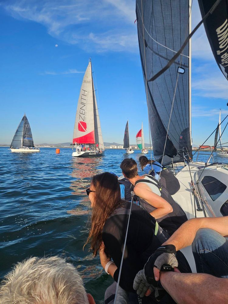 Voyage photo from Twilight Race with no wind 