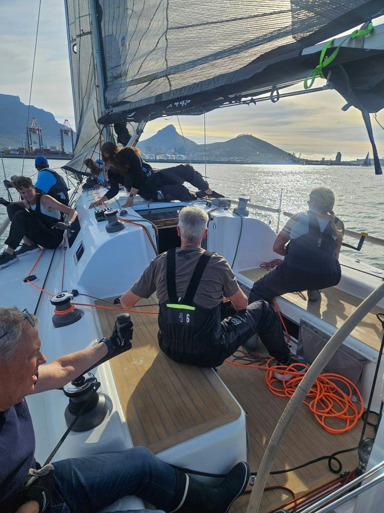 Voyage photo from Twilight Race with no wind 