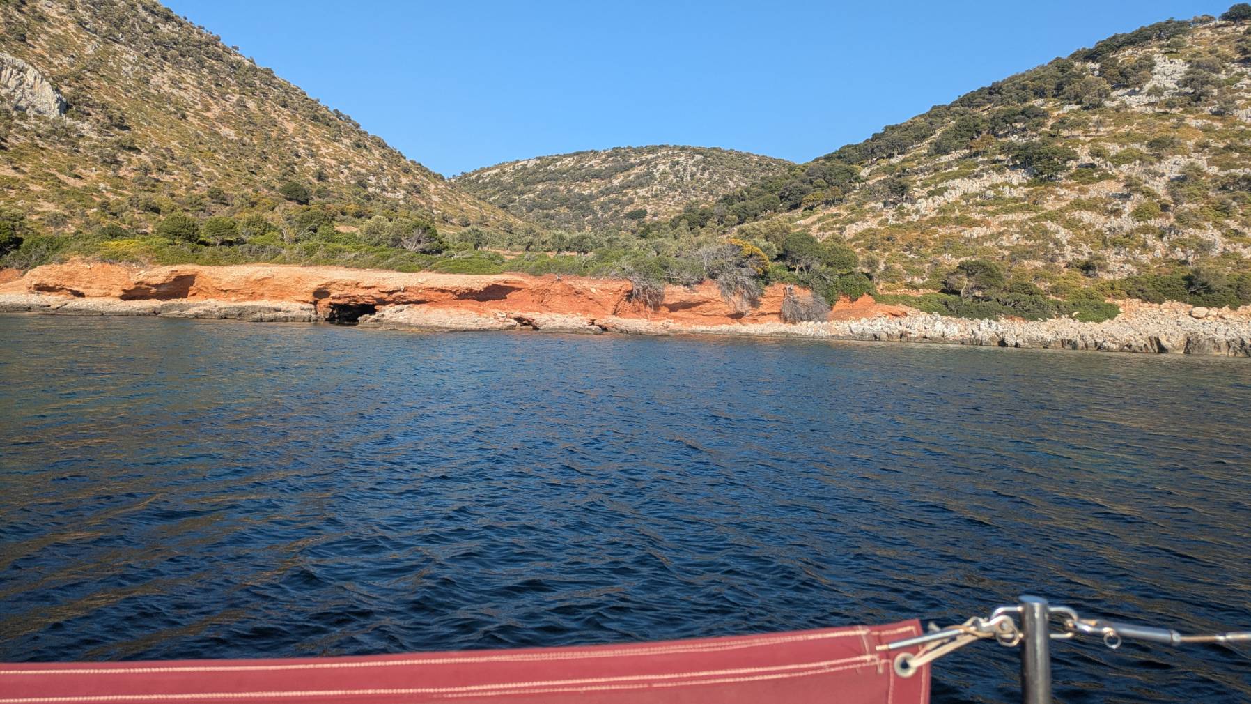 Nach Kira Panagia
(Maritimes Schutzgebiet)_458D90E7-0728-4006-924C-D5CBD20B33D1