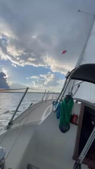 Solo sail_BC6D5FEC-F3DB-46DD-A180-033108E7C2AF