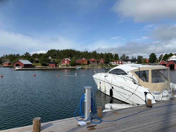 Voyage photo from Day 21, Sailing to Kumlinga 