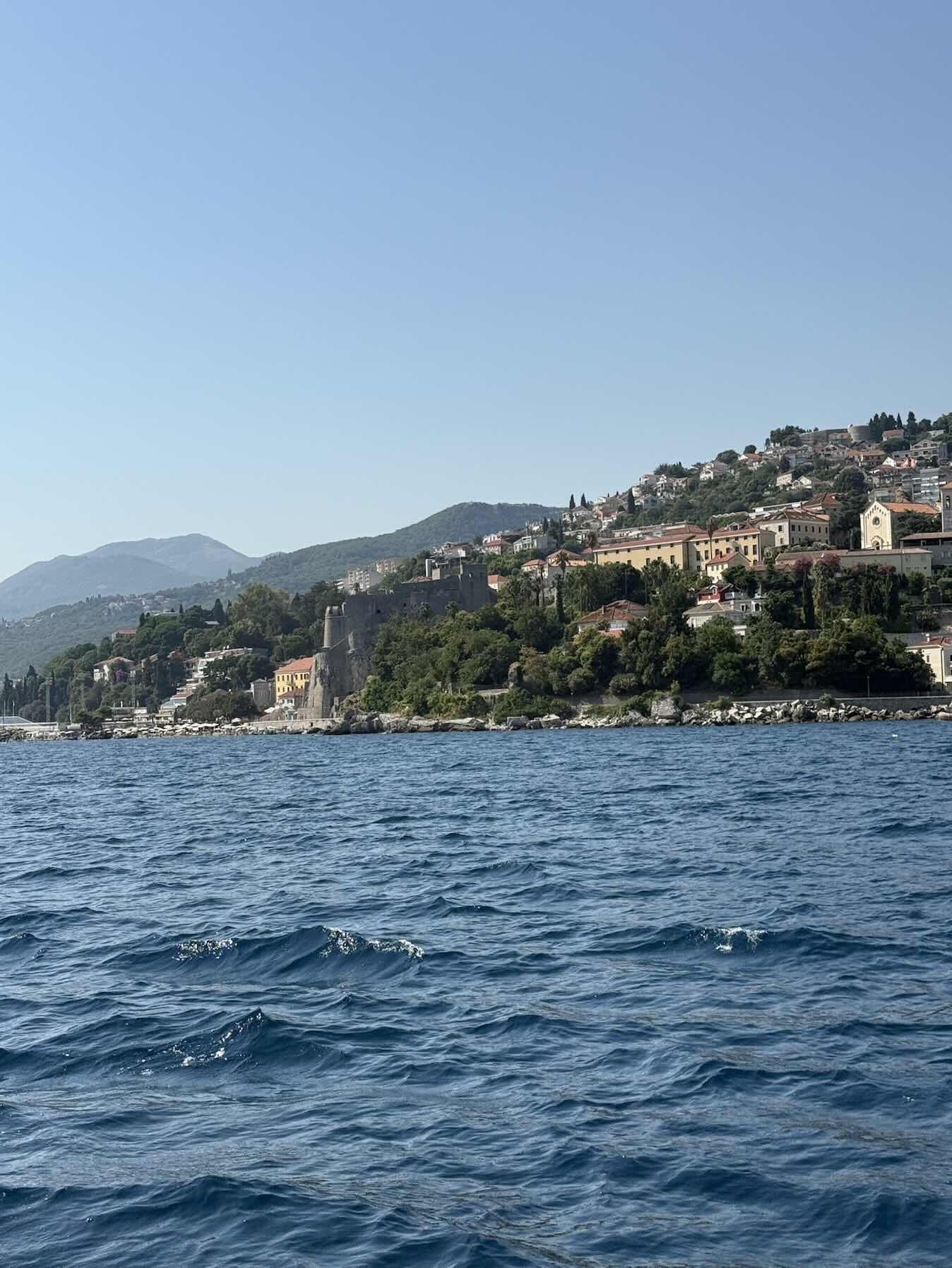 Voyage_8CB87DFF-99E2-4284-A3AF-BD6CA2F1C5A2
